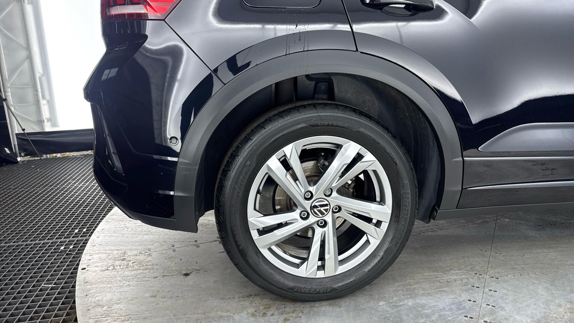 Volkswagen T-Roc view 20