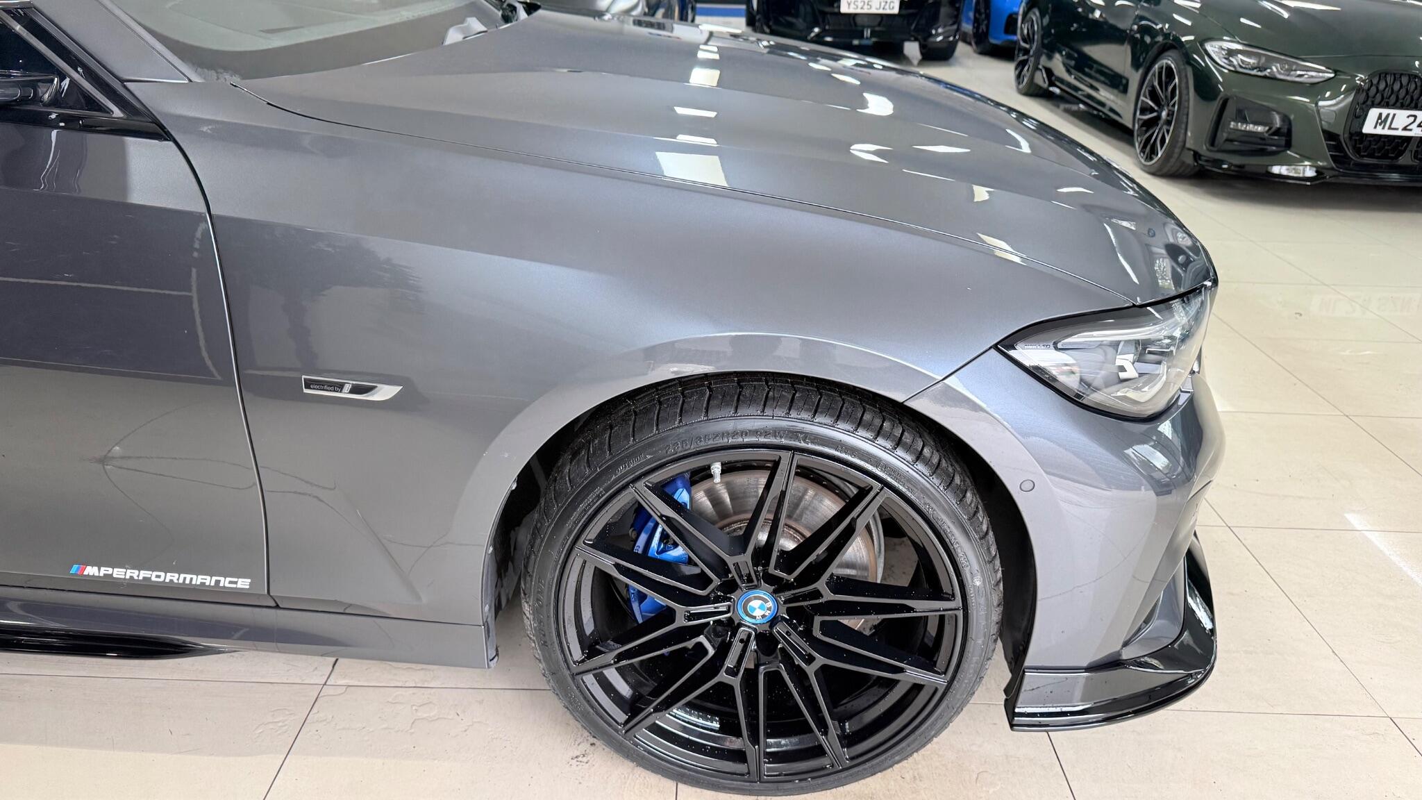 BMW 3 Series view 45