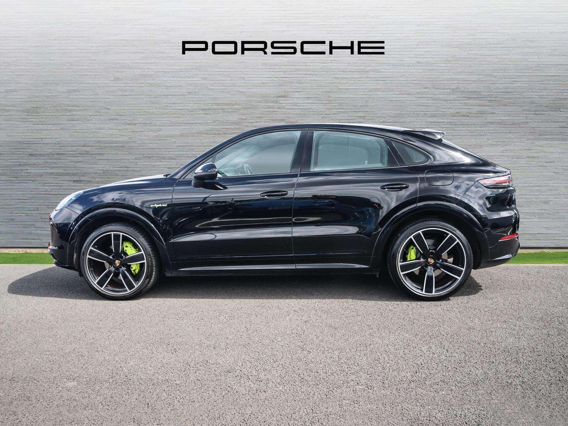 Porsche Cayenne view 8