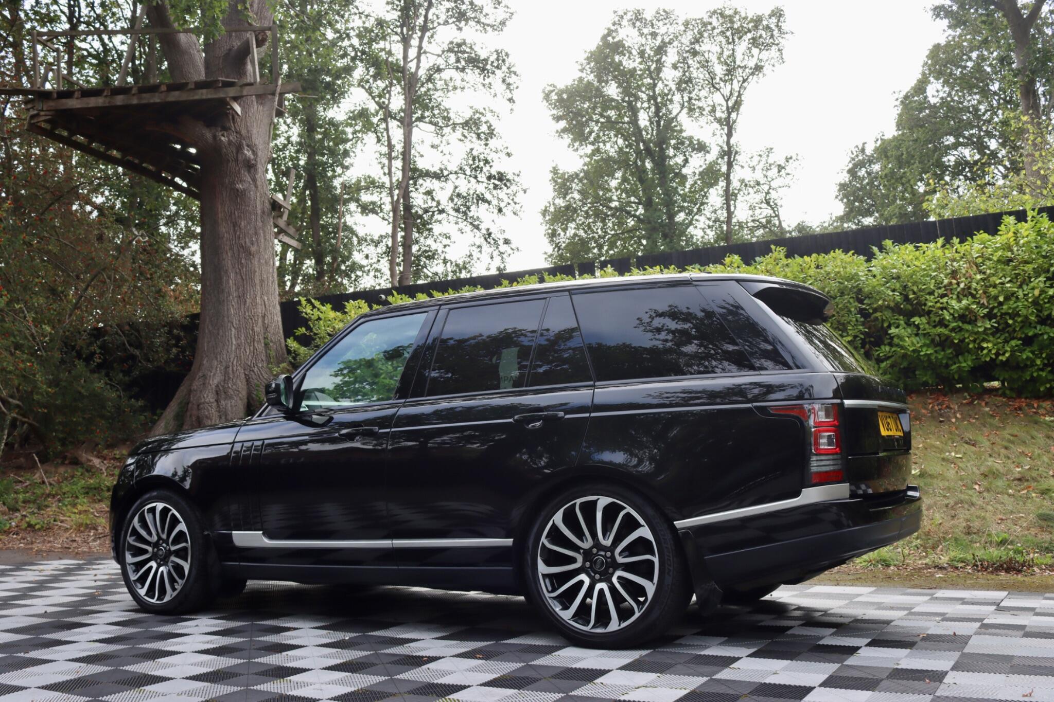 Land Rover Range Rover view 11