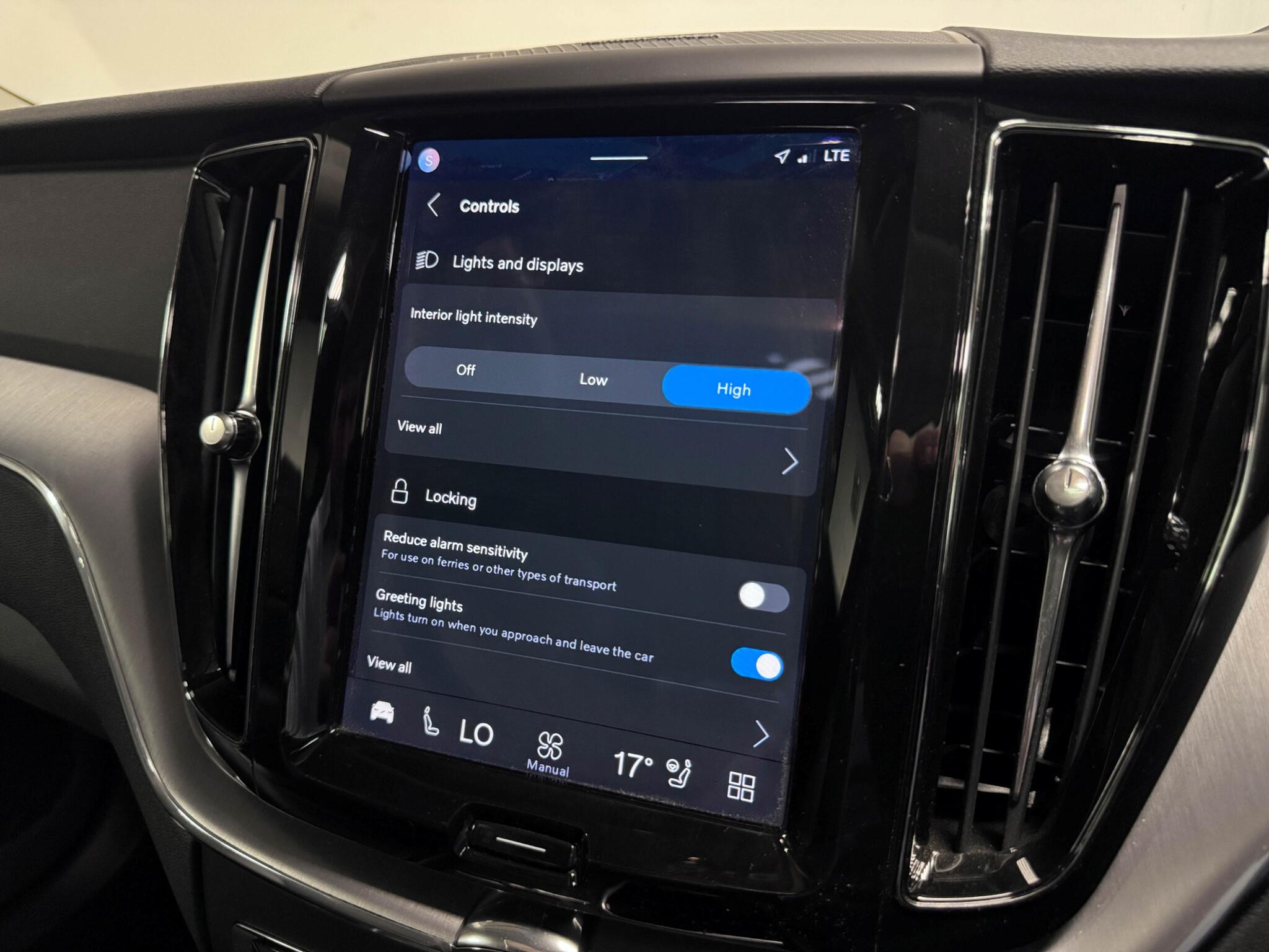Volvo XC60 view 44