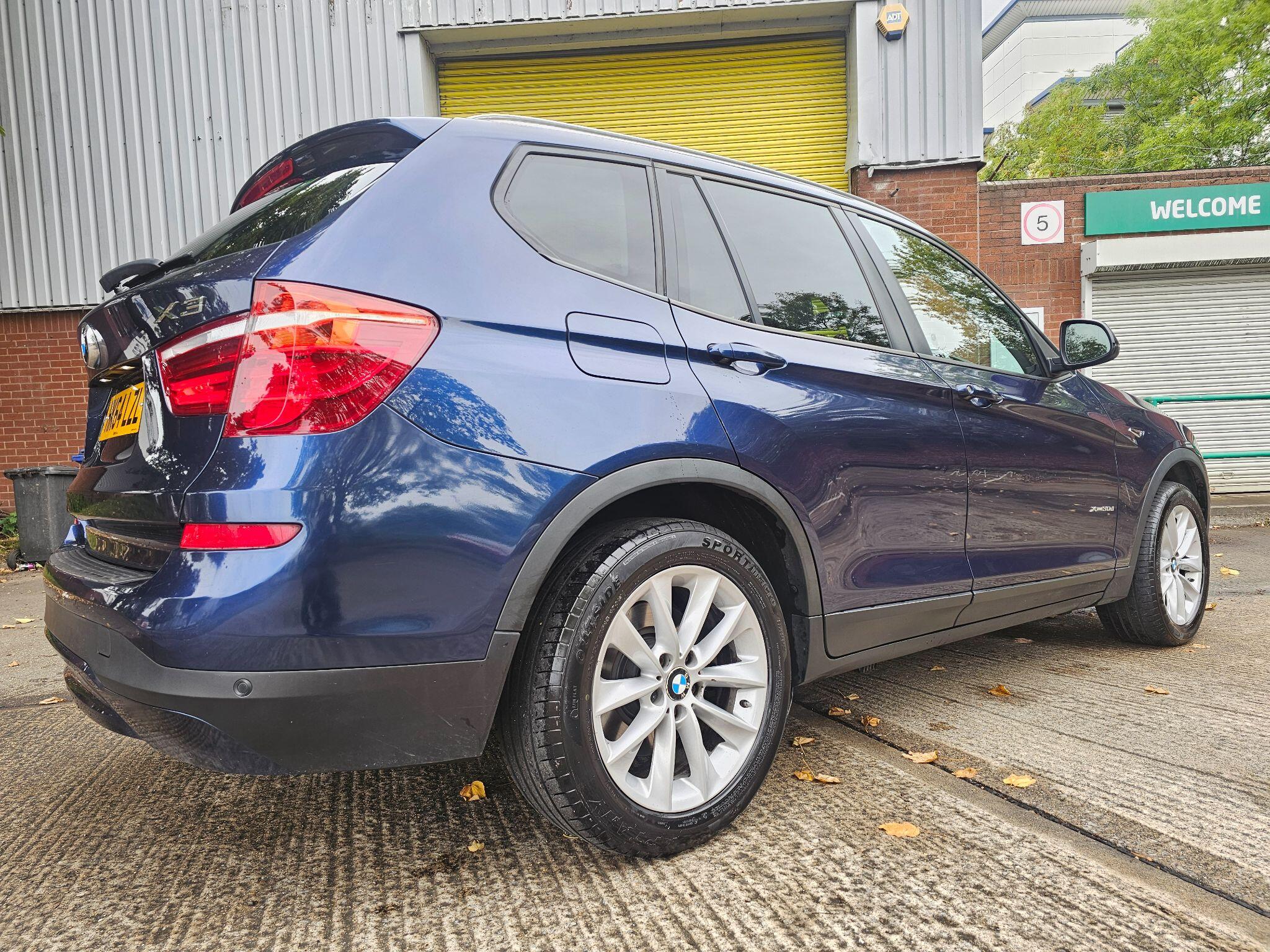 BMW X3 view 4