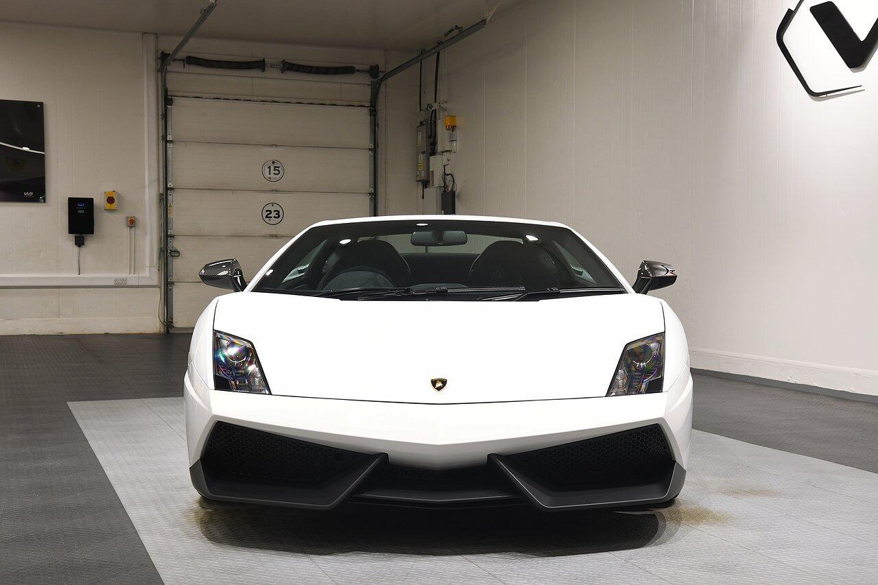 Lamborghini Gallardo view 29