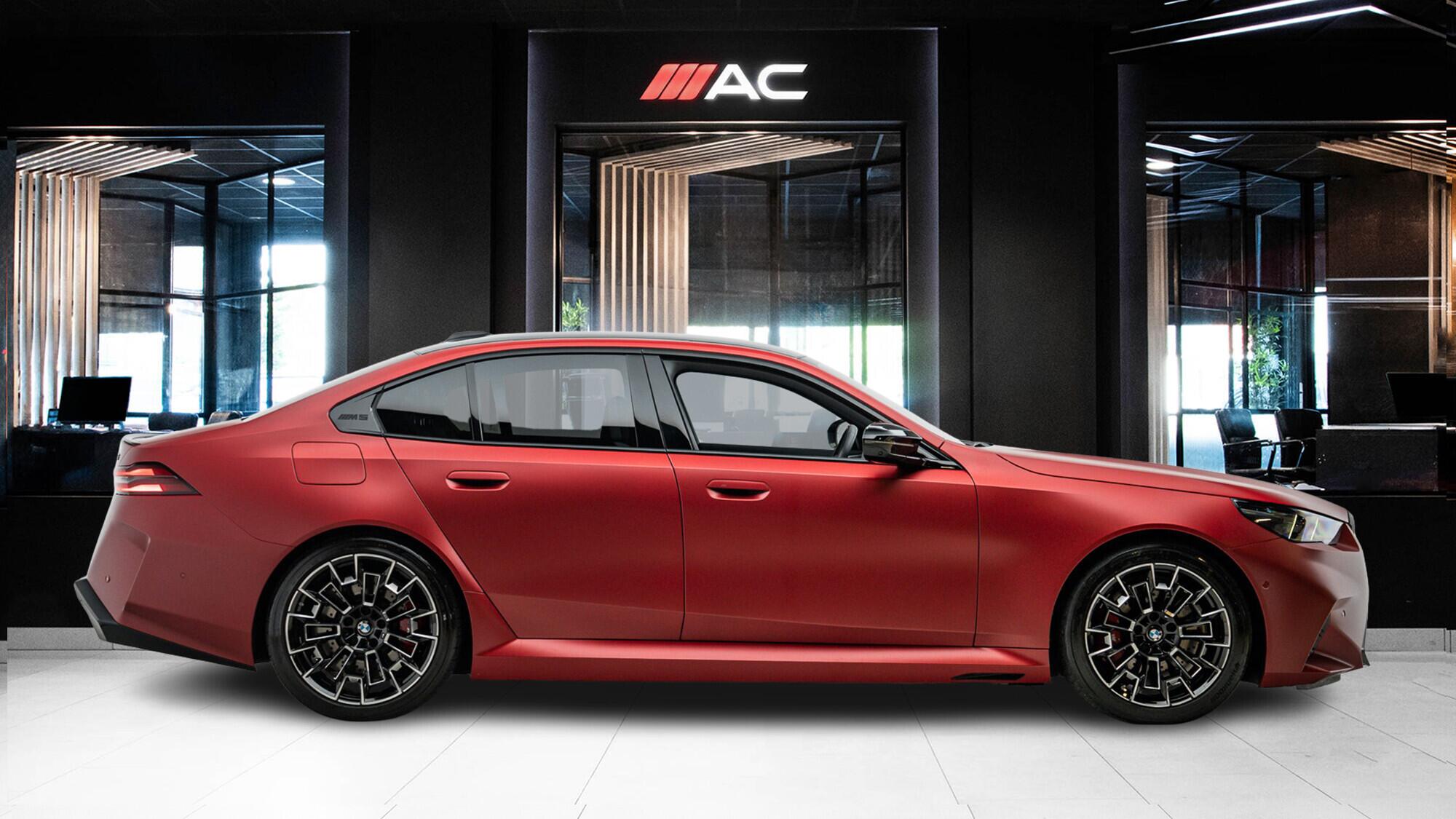 BMW M5 view 3