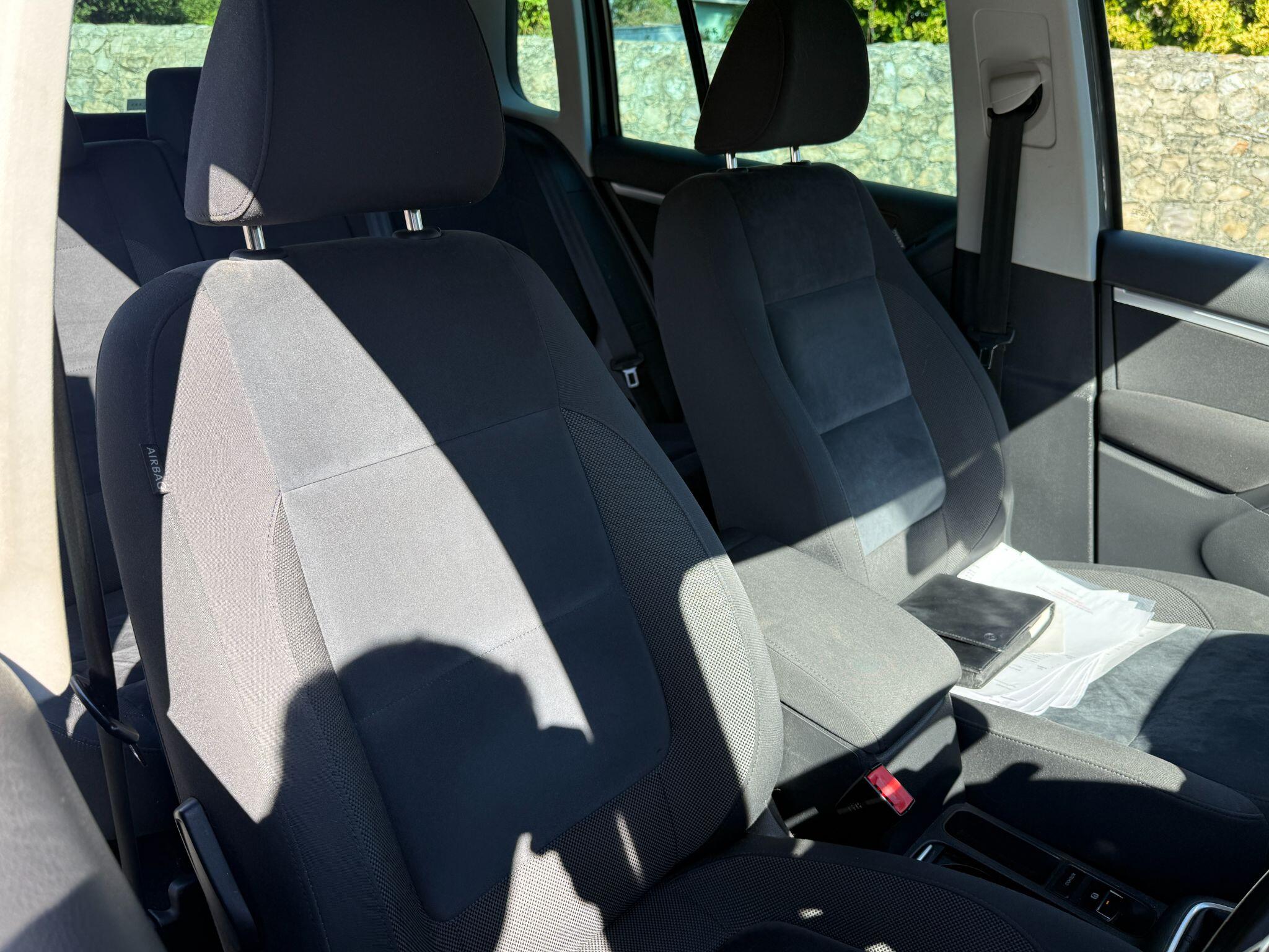 Volkswagen Tiguan view 9