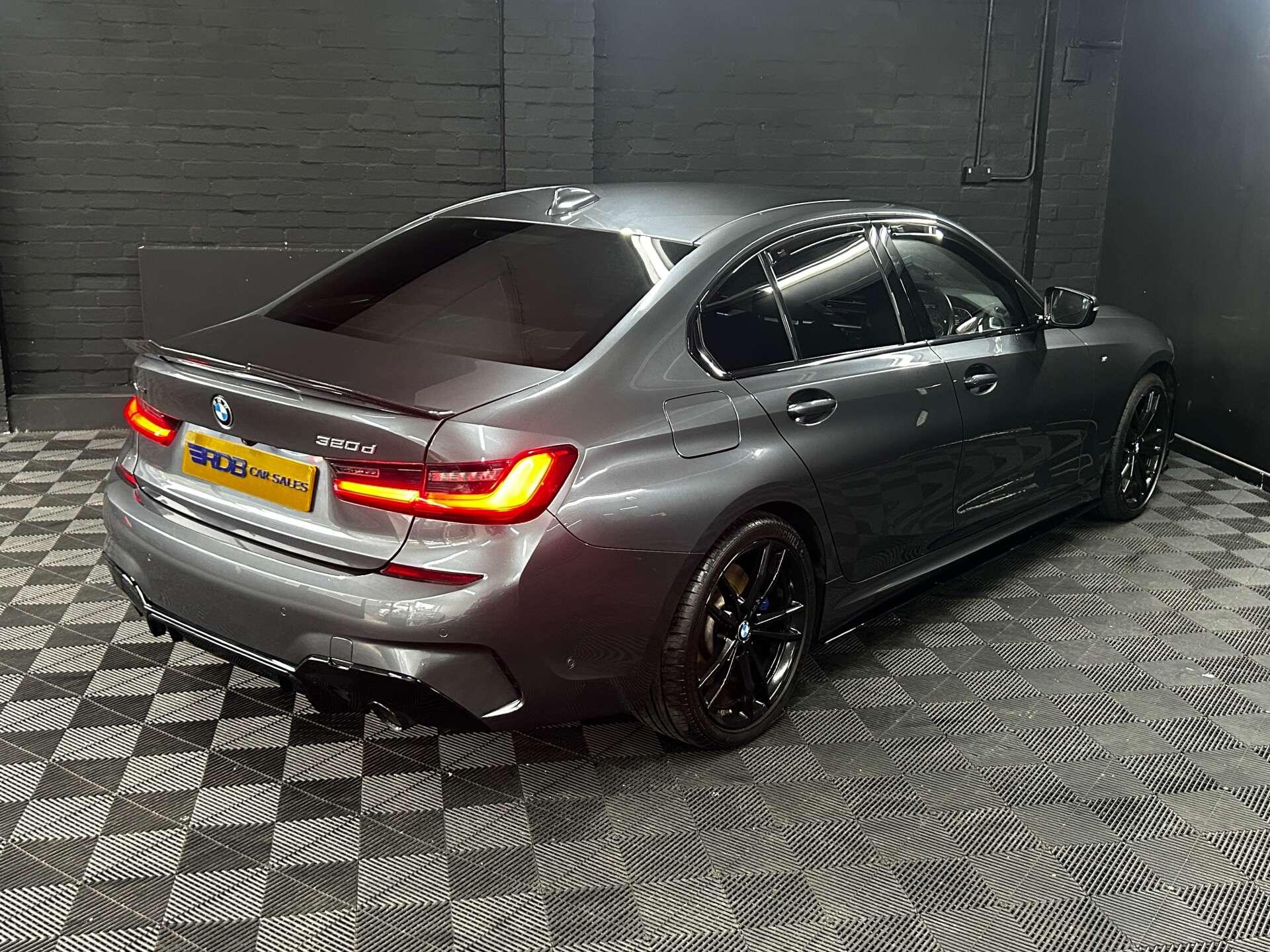 BMW 3 Series view 22