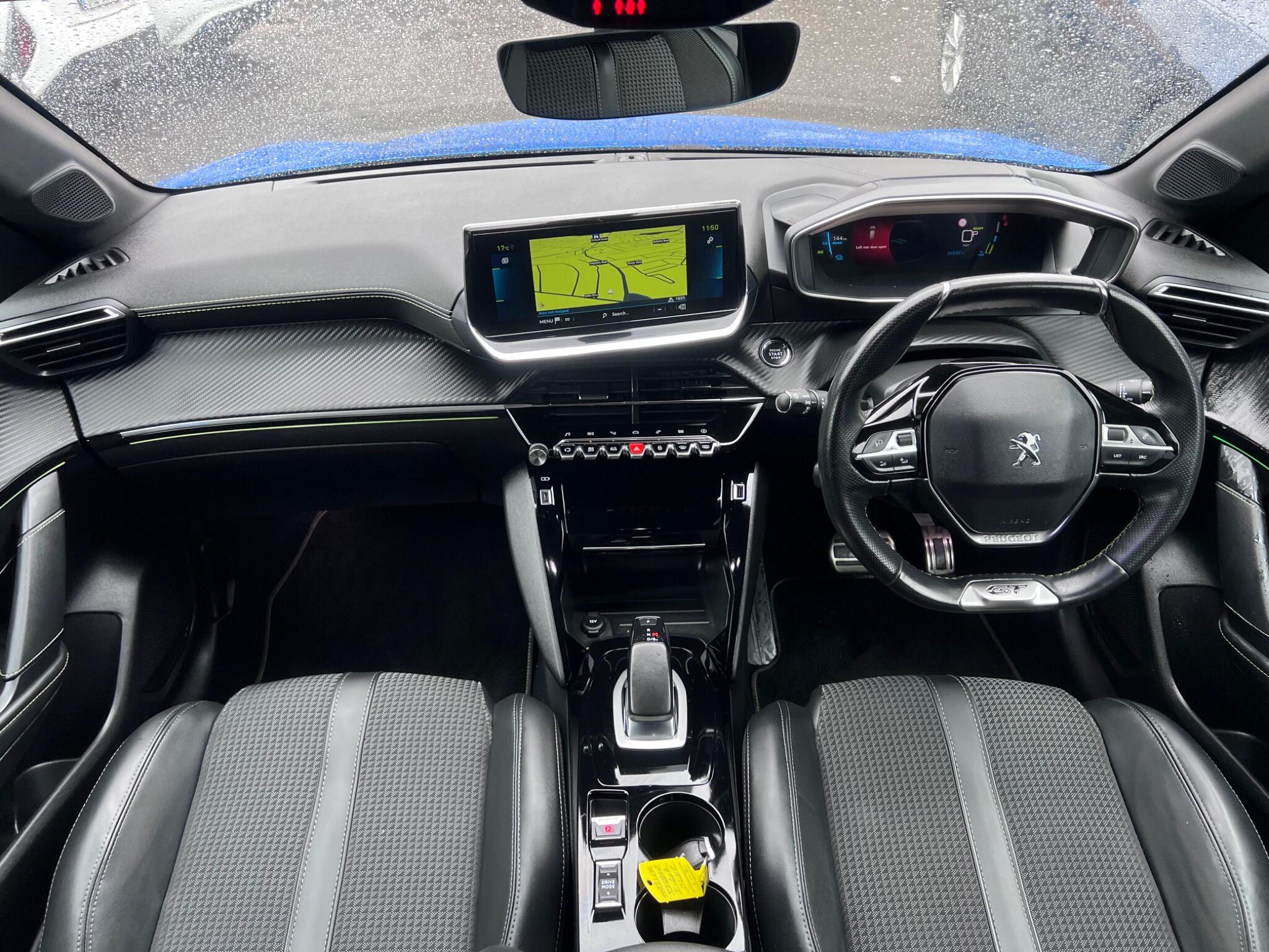 Peugeot E-208 view 2