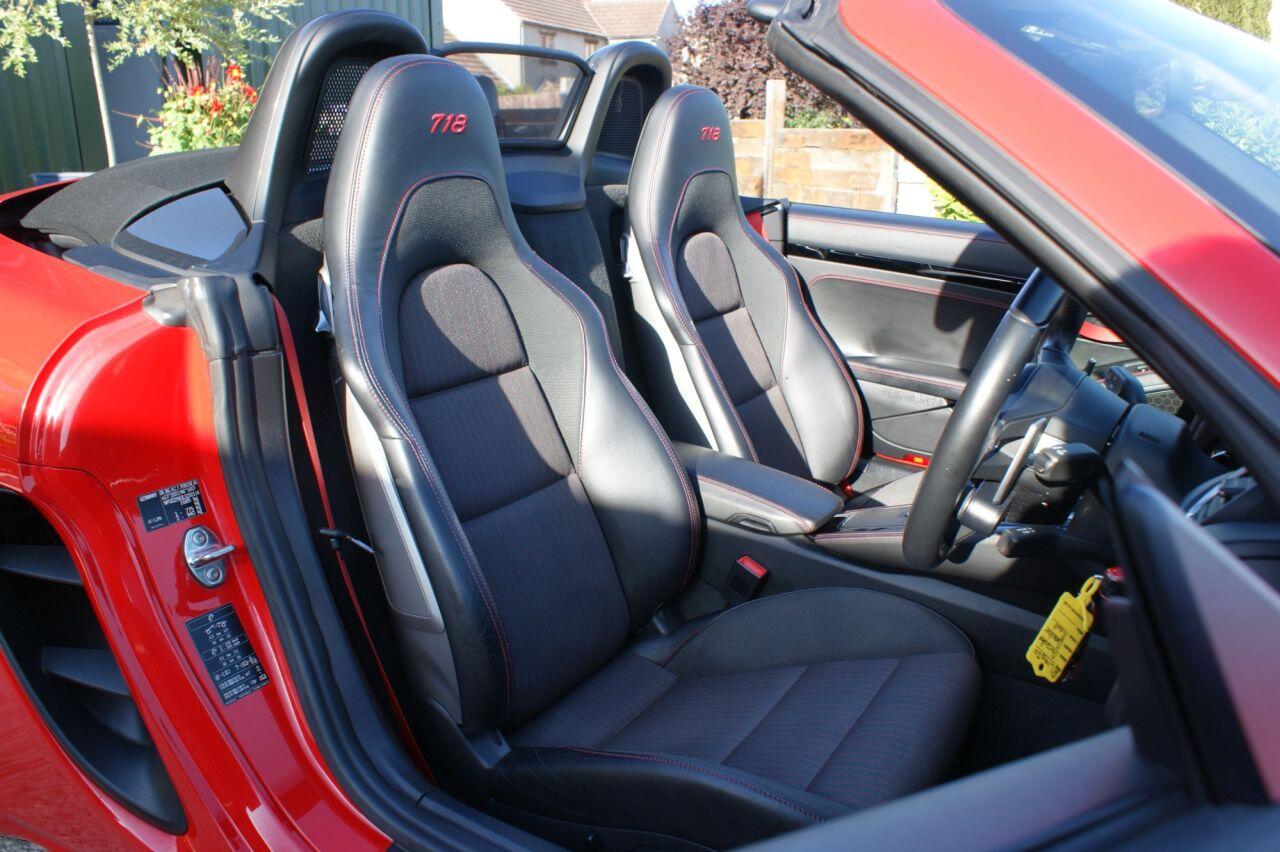 Porsche 718 Boxster view 47
