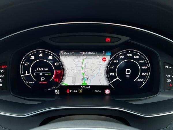 Audi RS6 Avant view 30
