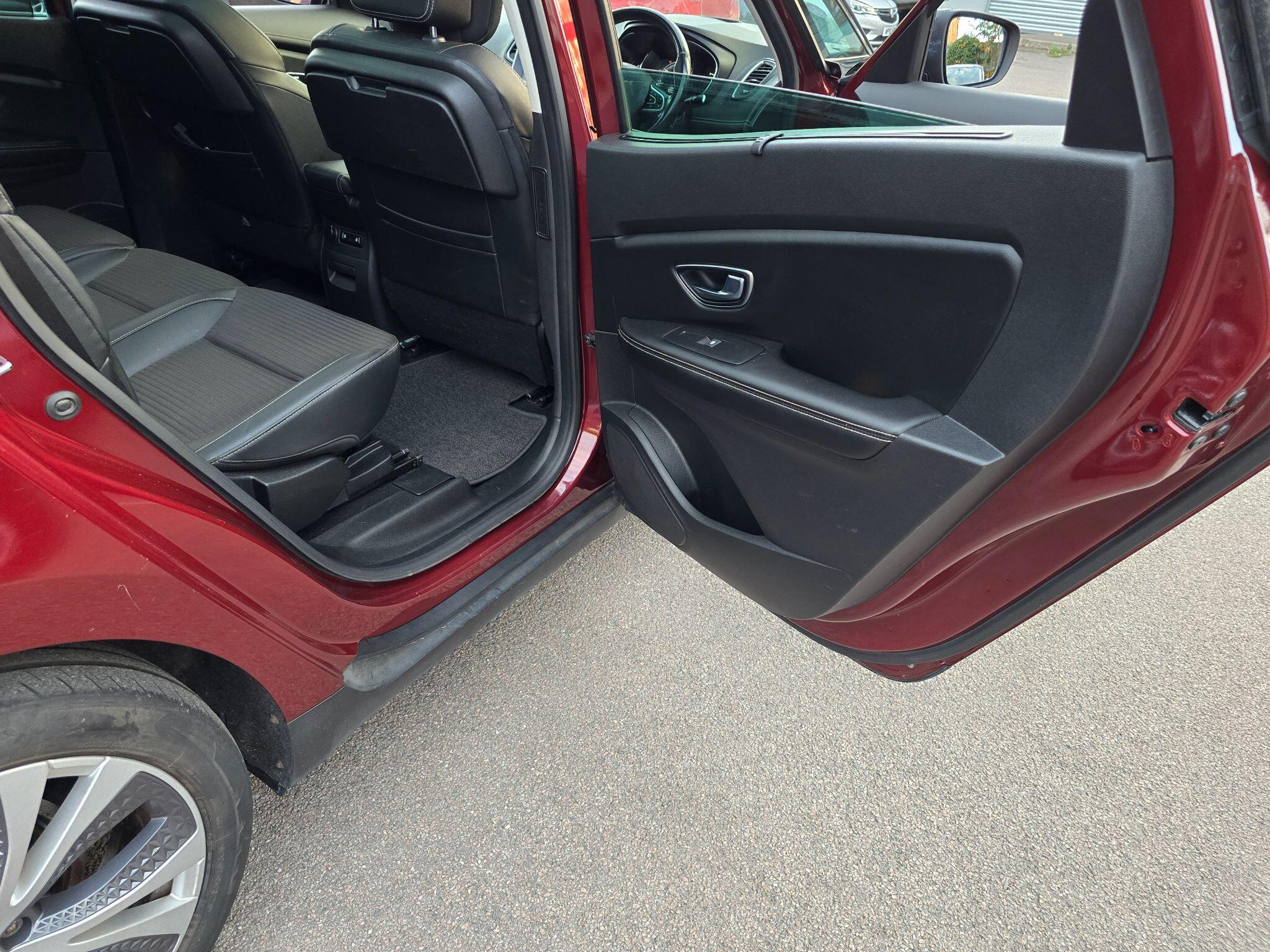 Renault Grand Scenic view 66