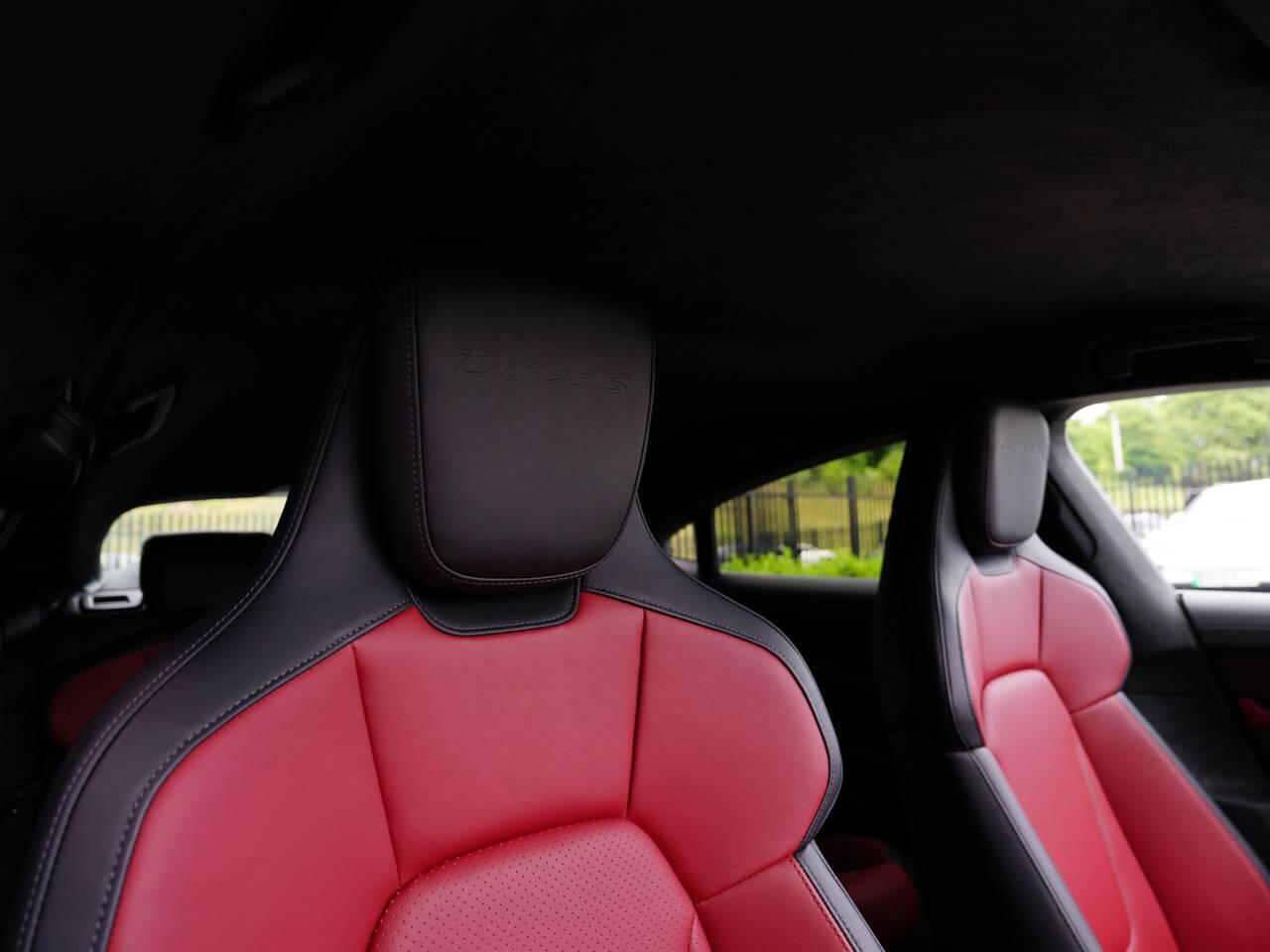 Porsche Taycan view 18