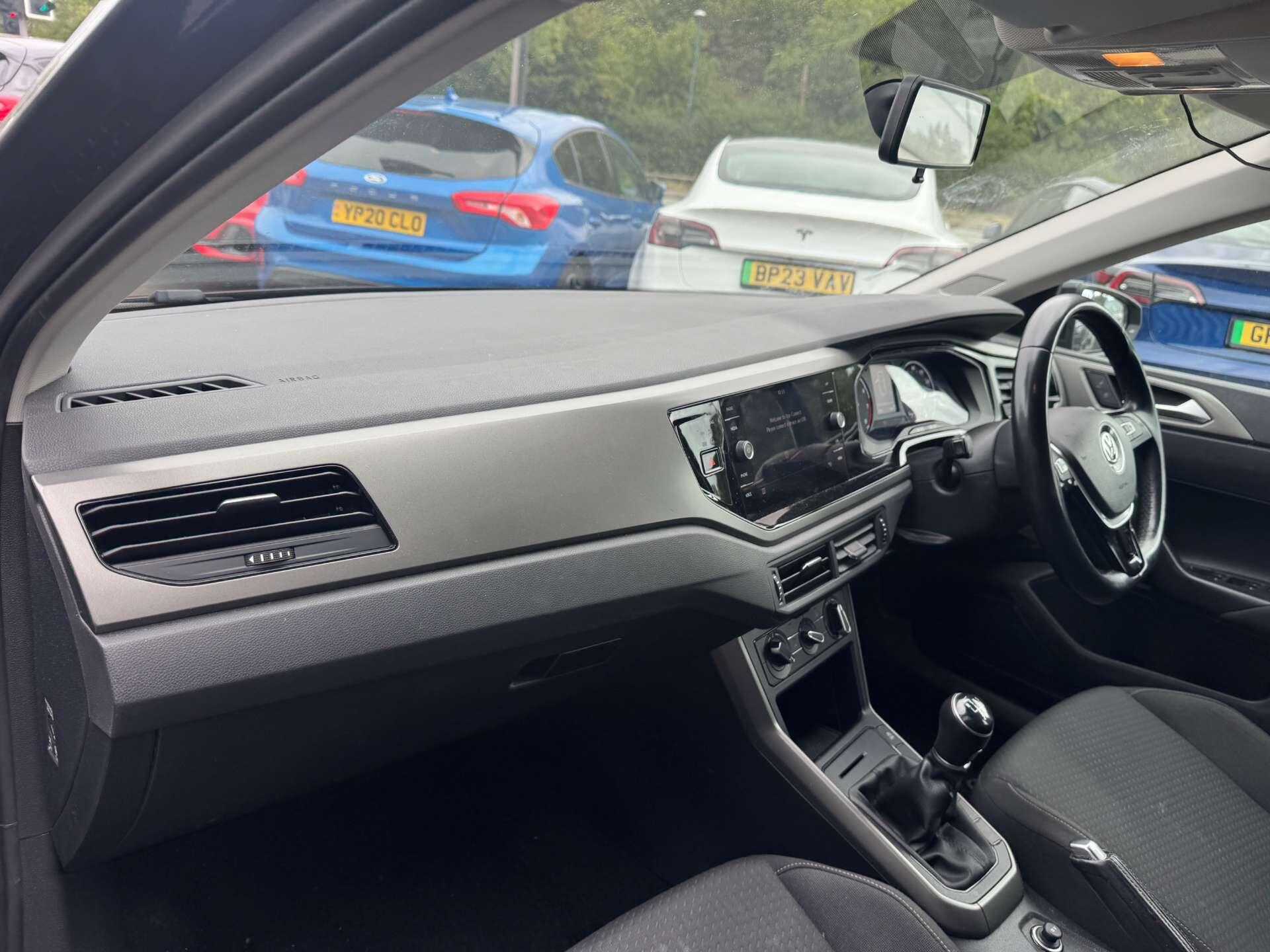 Volkswagen Polo view 11