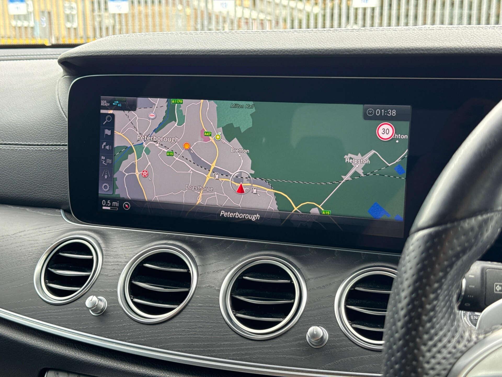 Mercedes-Benz E Class view 66
