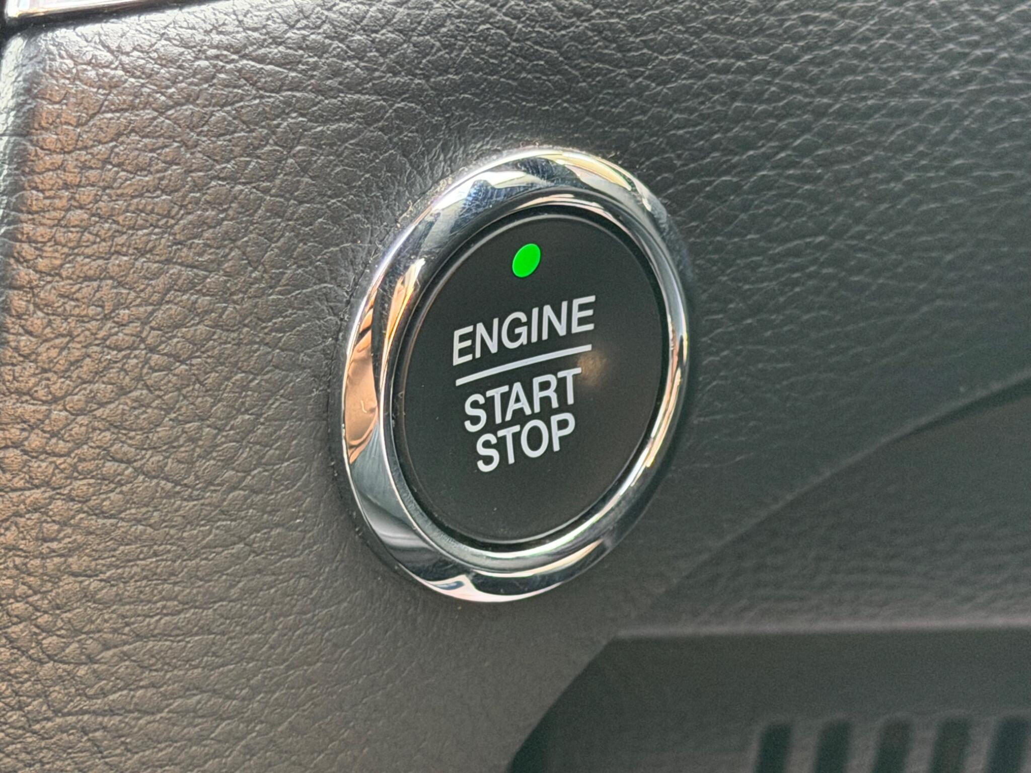 Ford Galaxy view 27