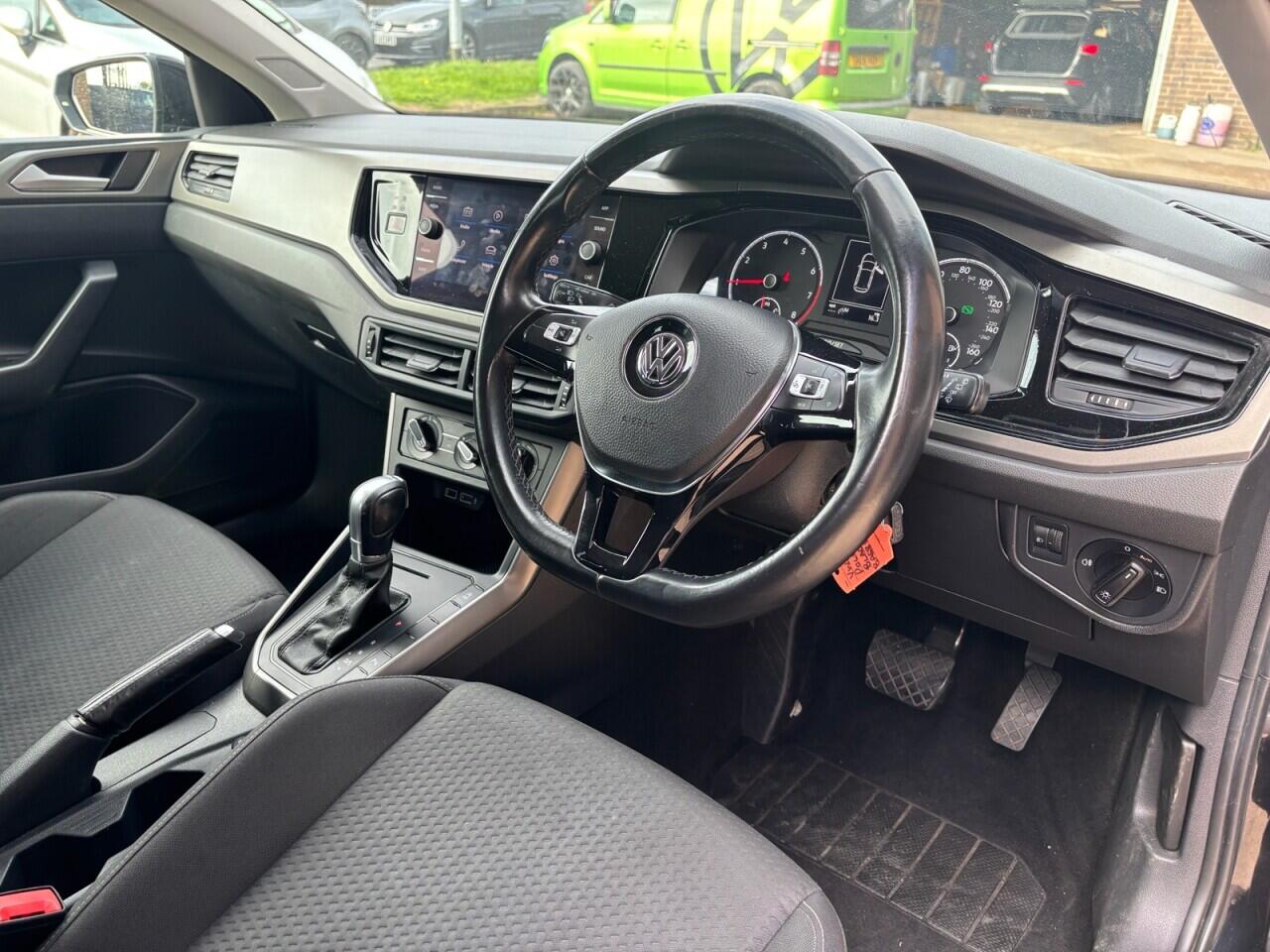 Volkswagen Polo view 9