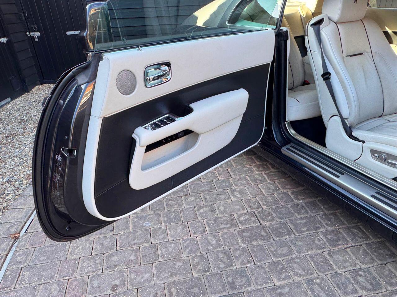 Rolls-Royce Wraith view 19