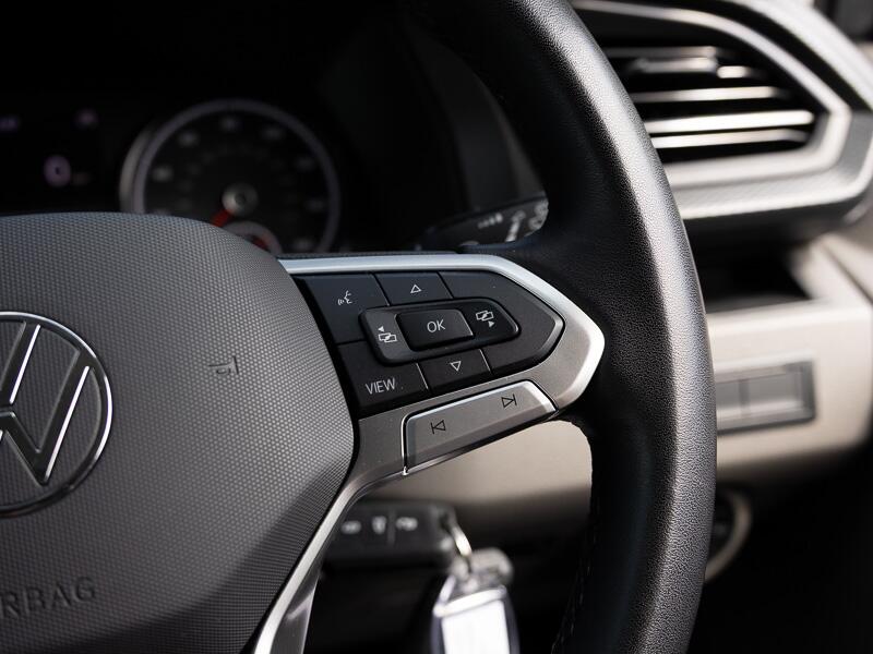 Volkswagen Transporter view 16