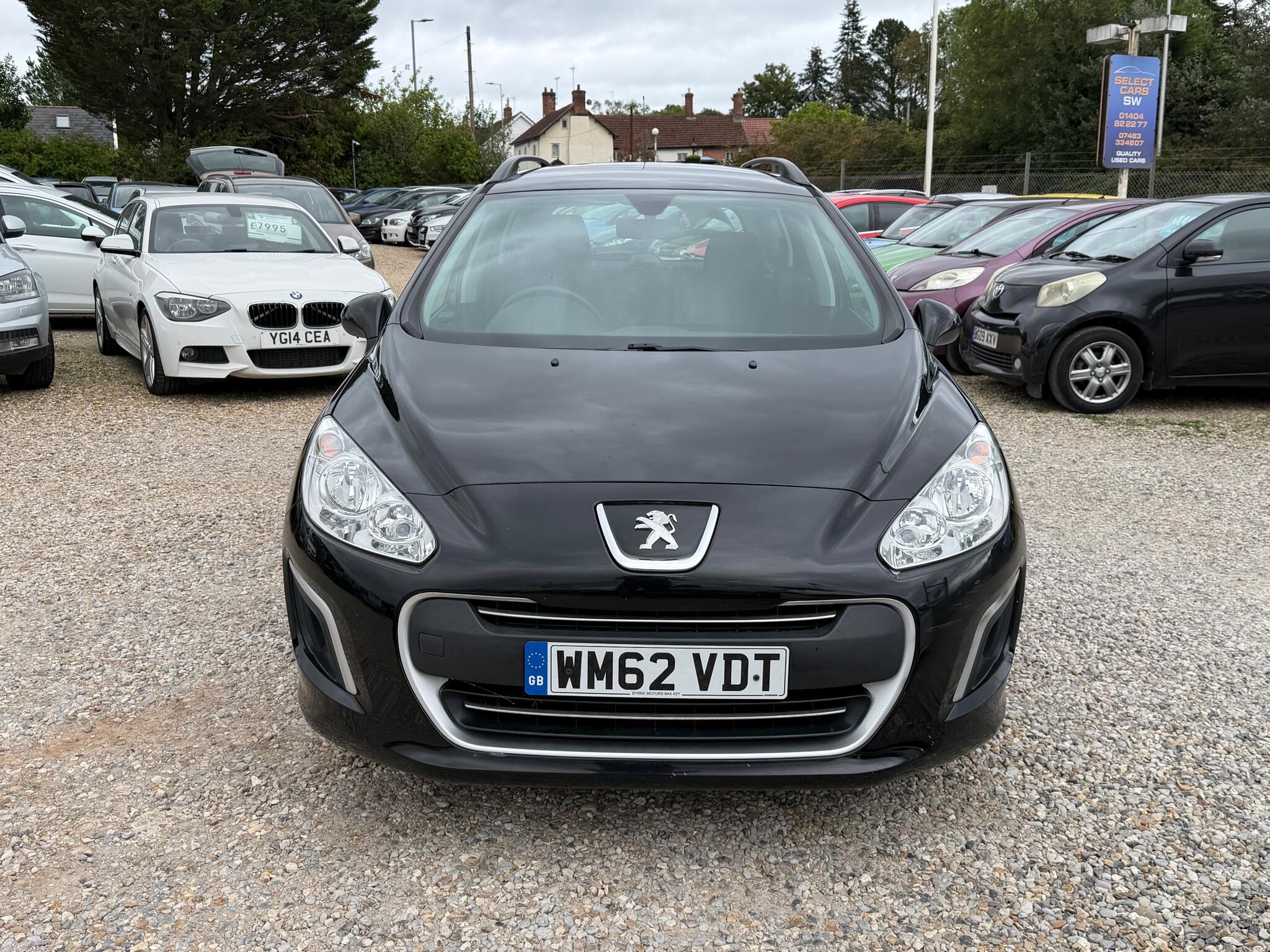 Peugeot 308 view 3