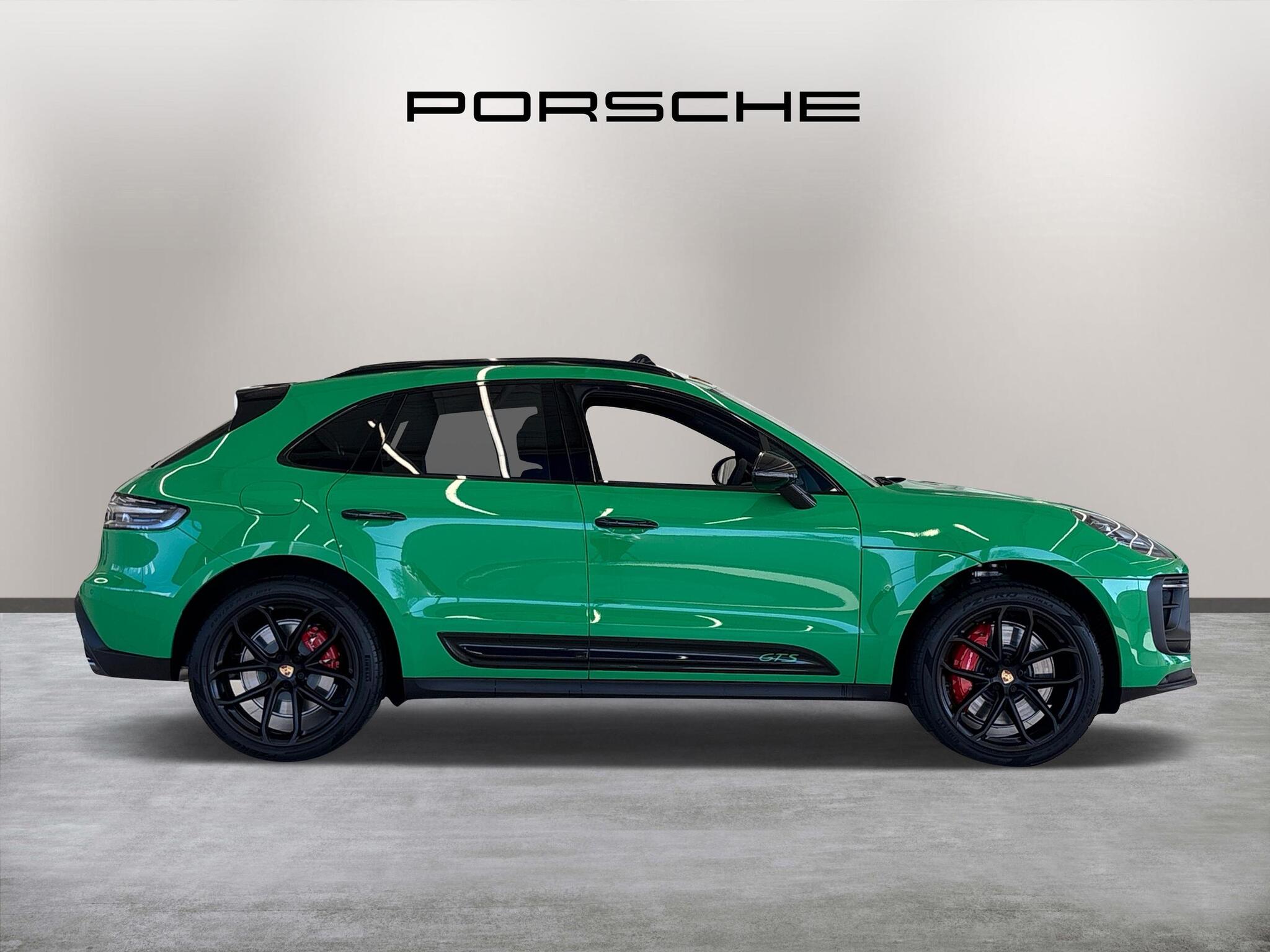 Porsche Macan view 8