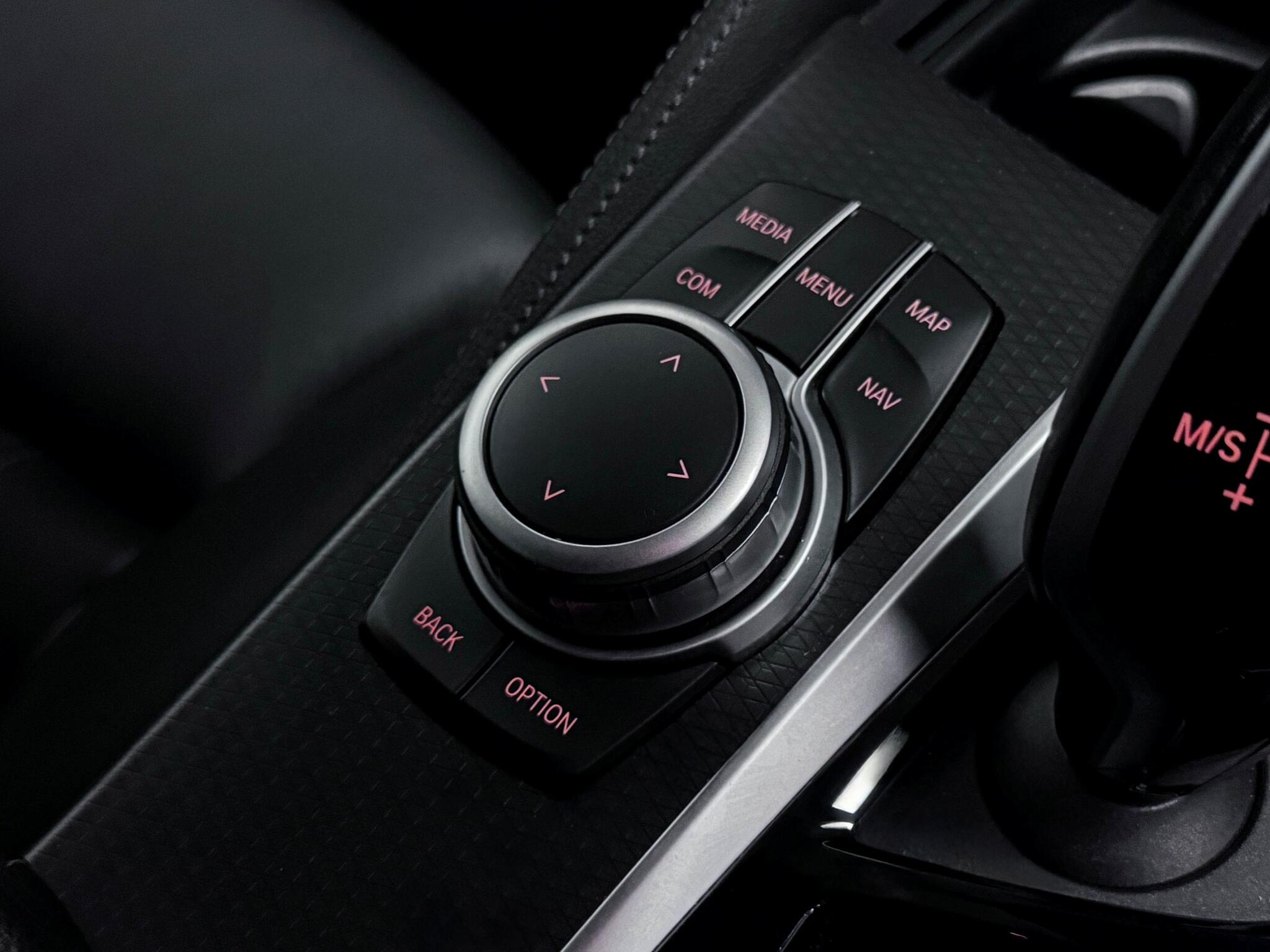 BMW 5 Series view 35