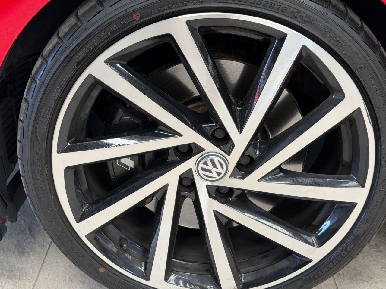 Volkswagen Golf view 18
