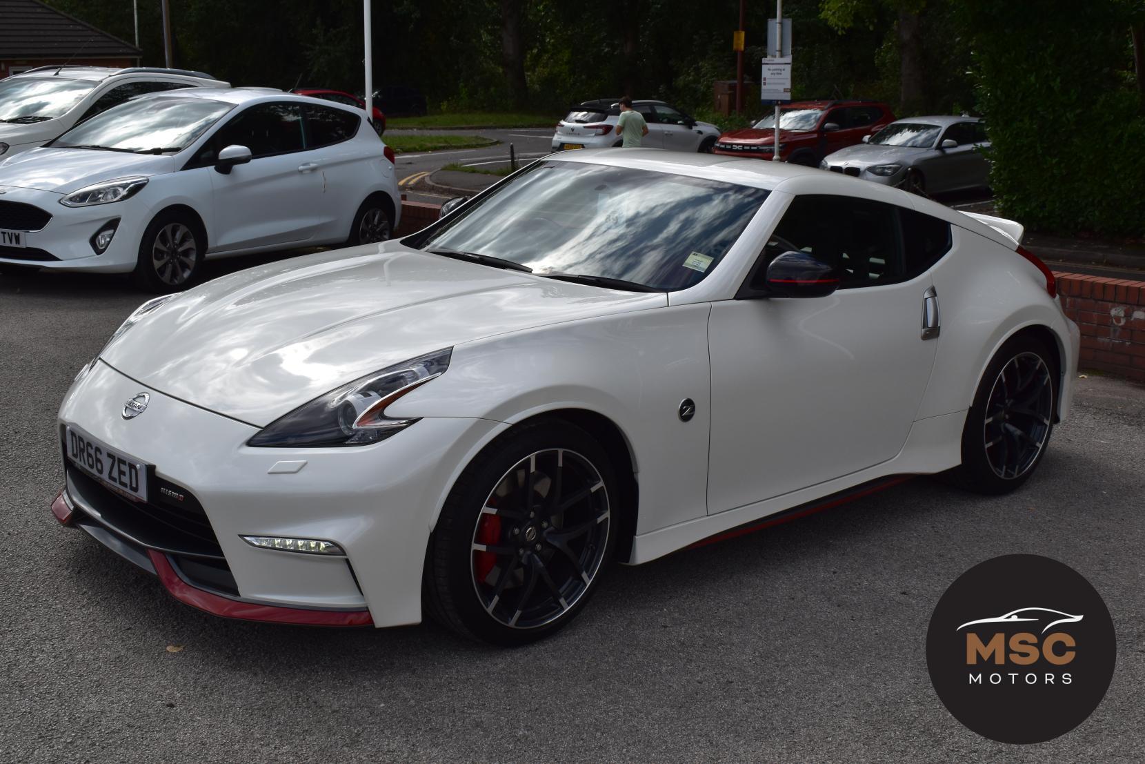 Nissan 370 Z view 5