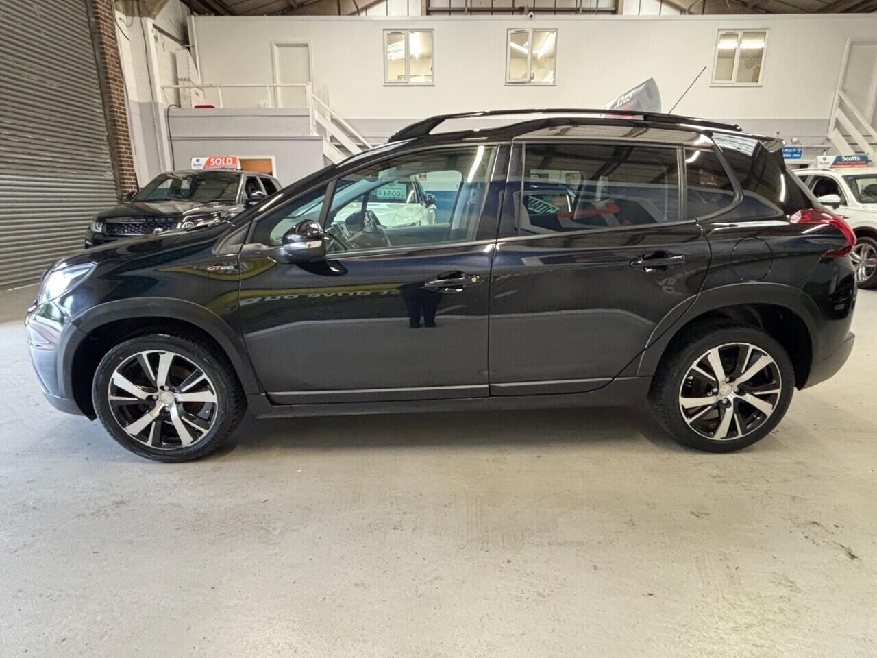 Peugeot 2008 view 8