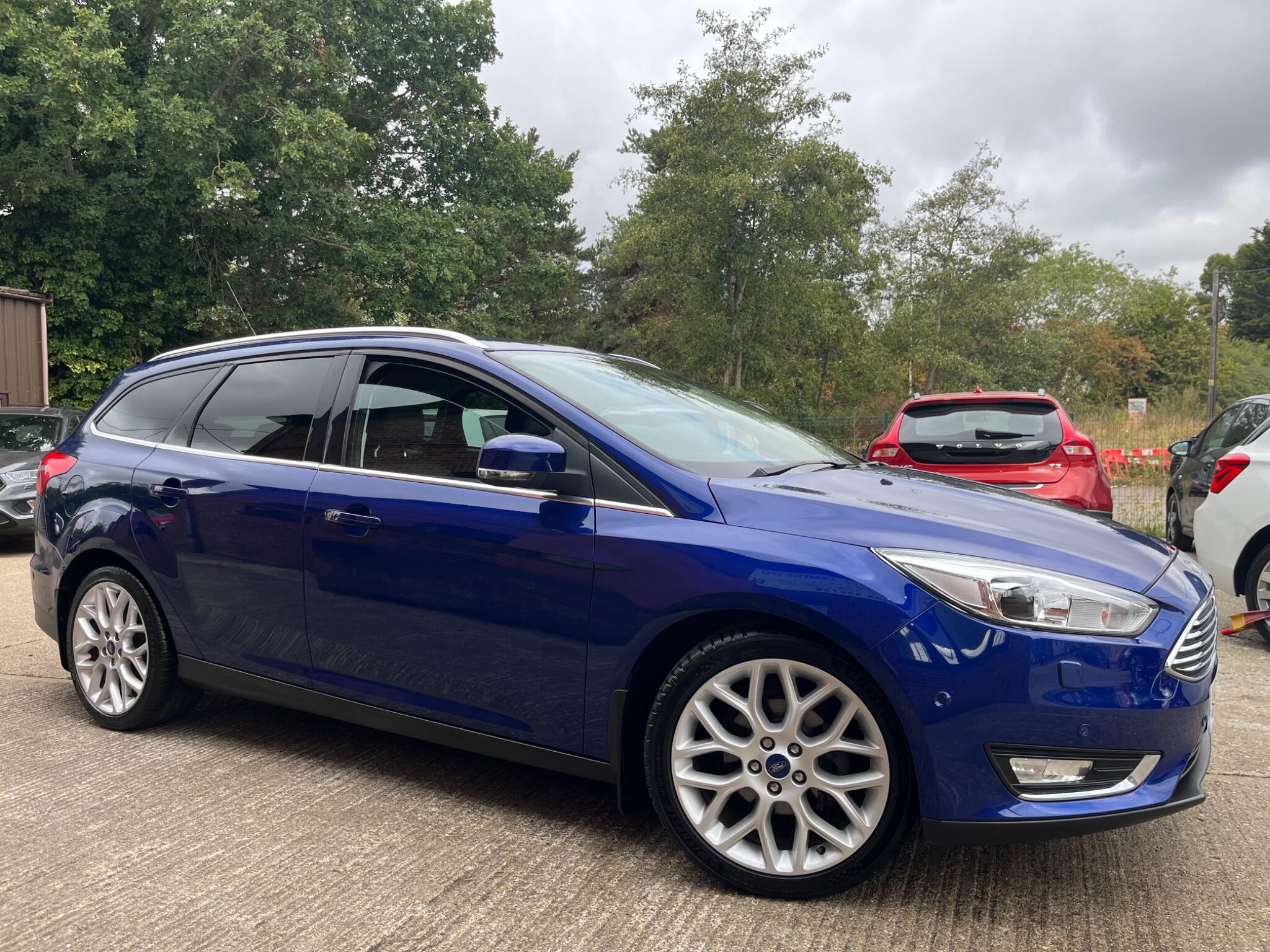 Ford Focus view 76