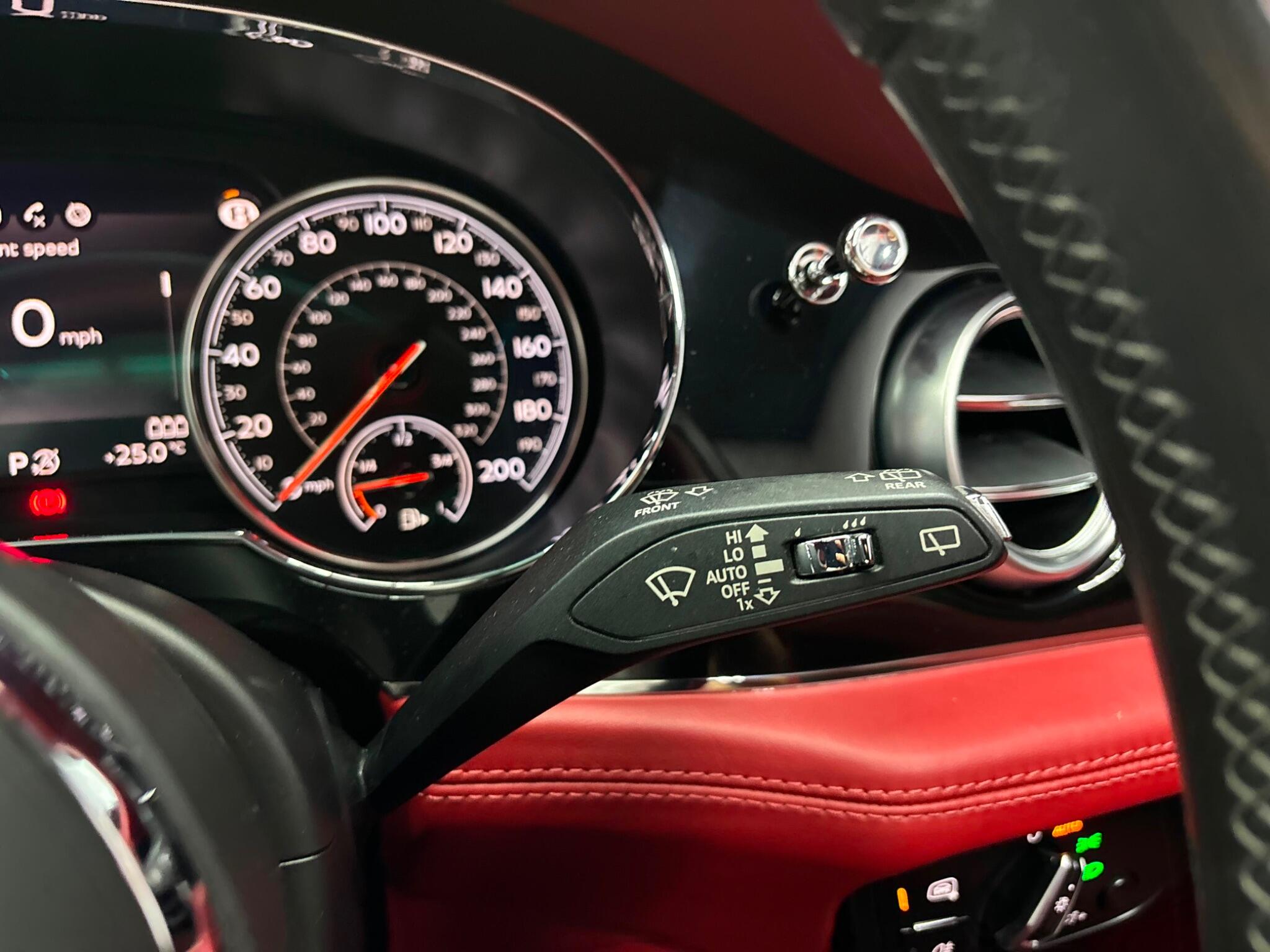 Bentley Bentayga view 42