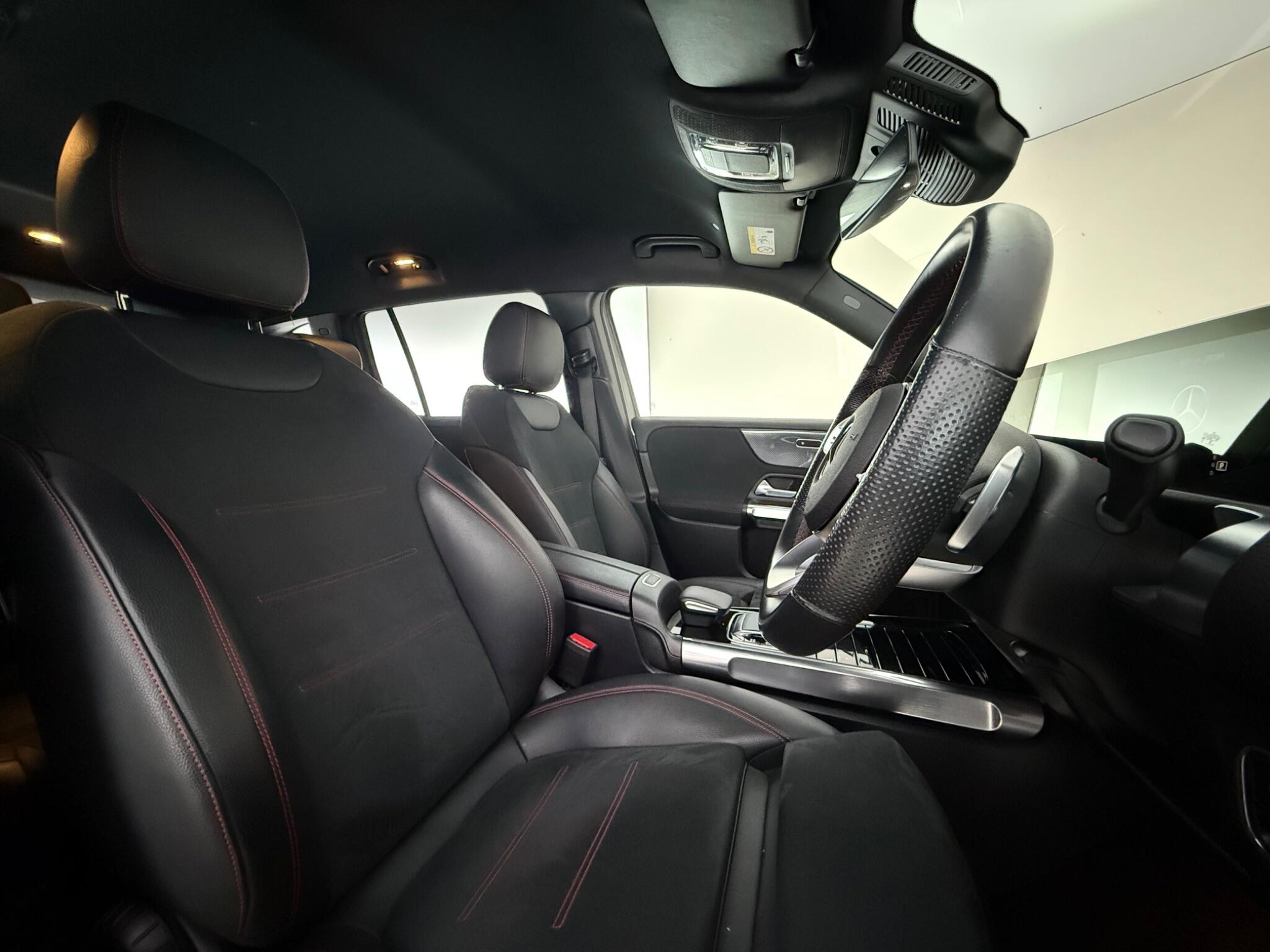 Mercedes-Benz GLB view 36