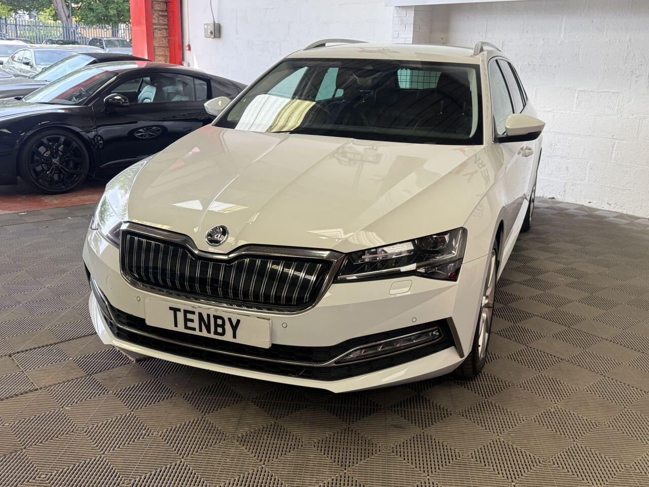 Skoda Superb view 5