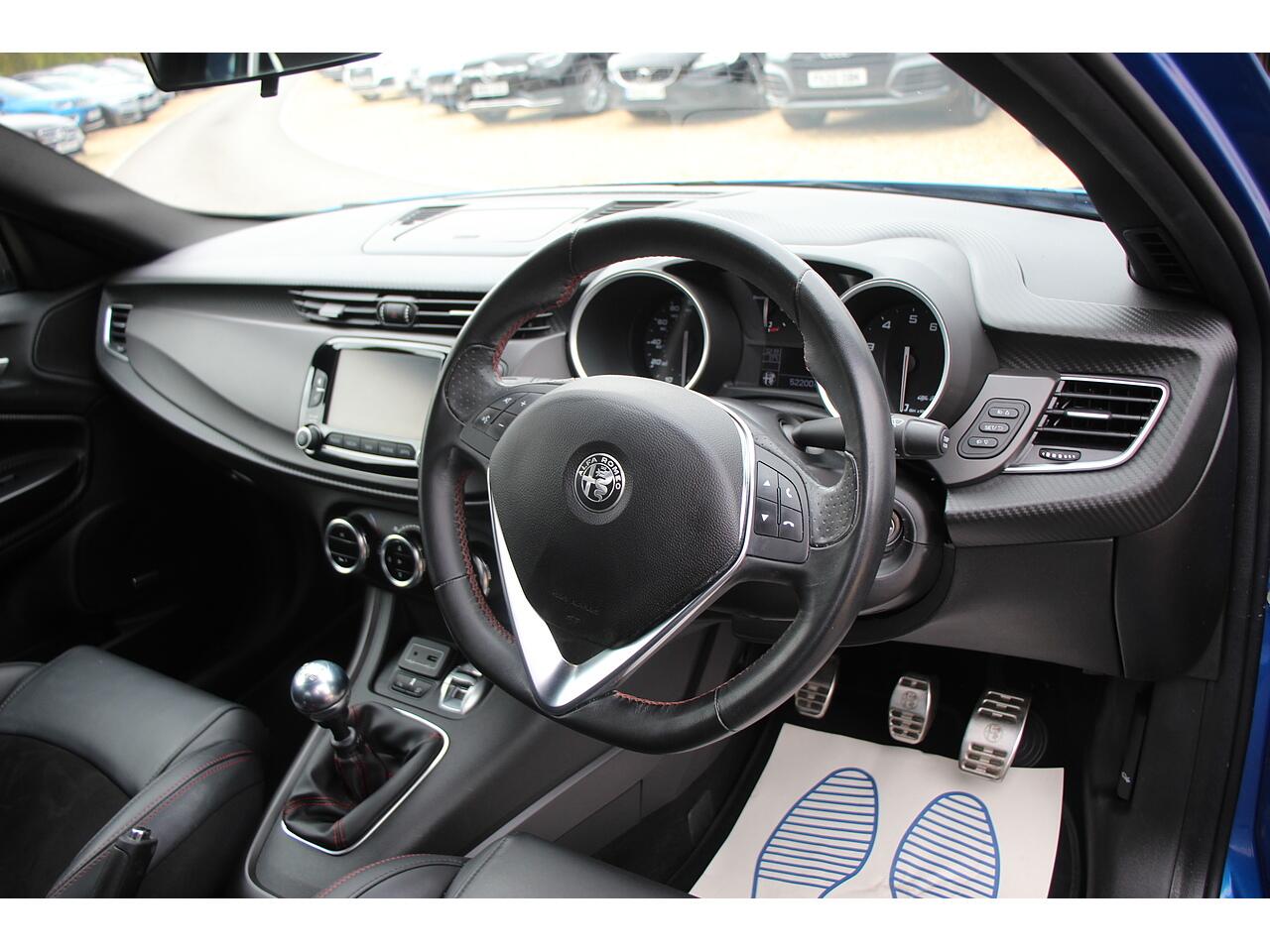 Alfa Romeo Giulietta view 13