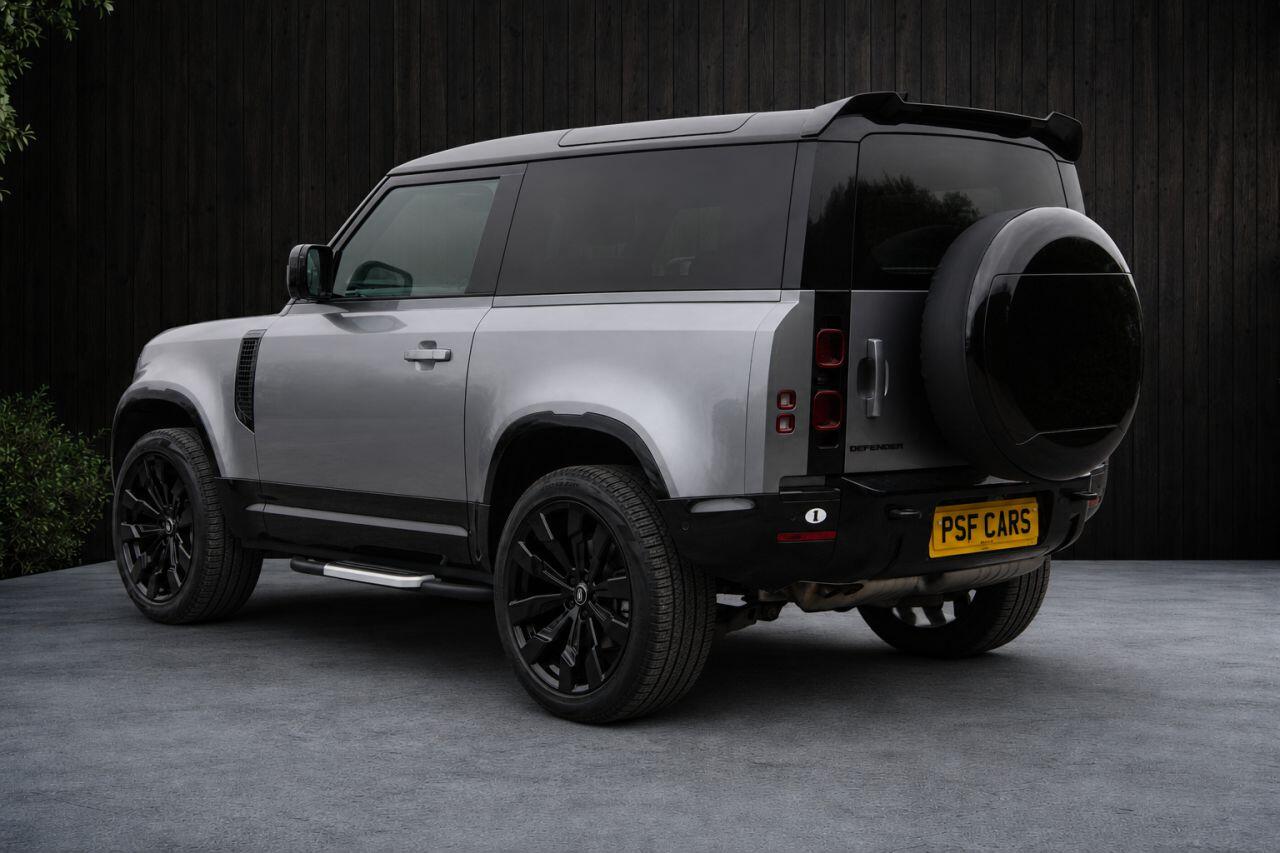 Land Rover Defender view 3