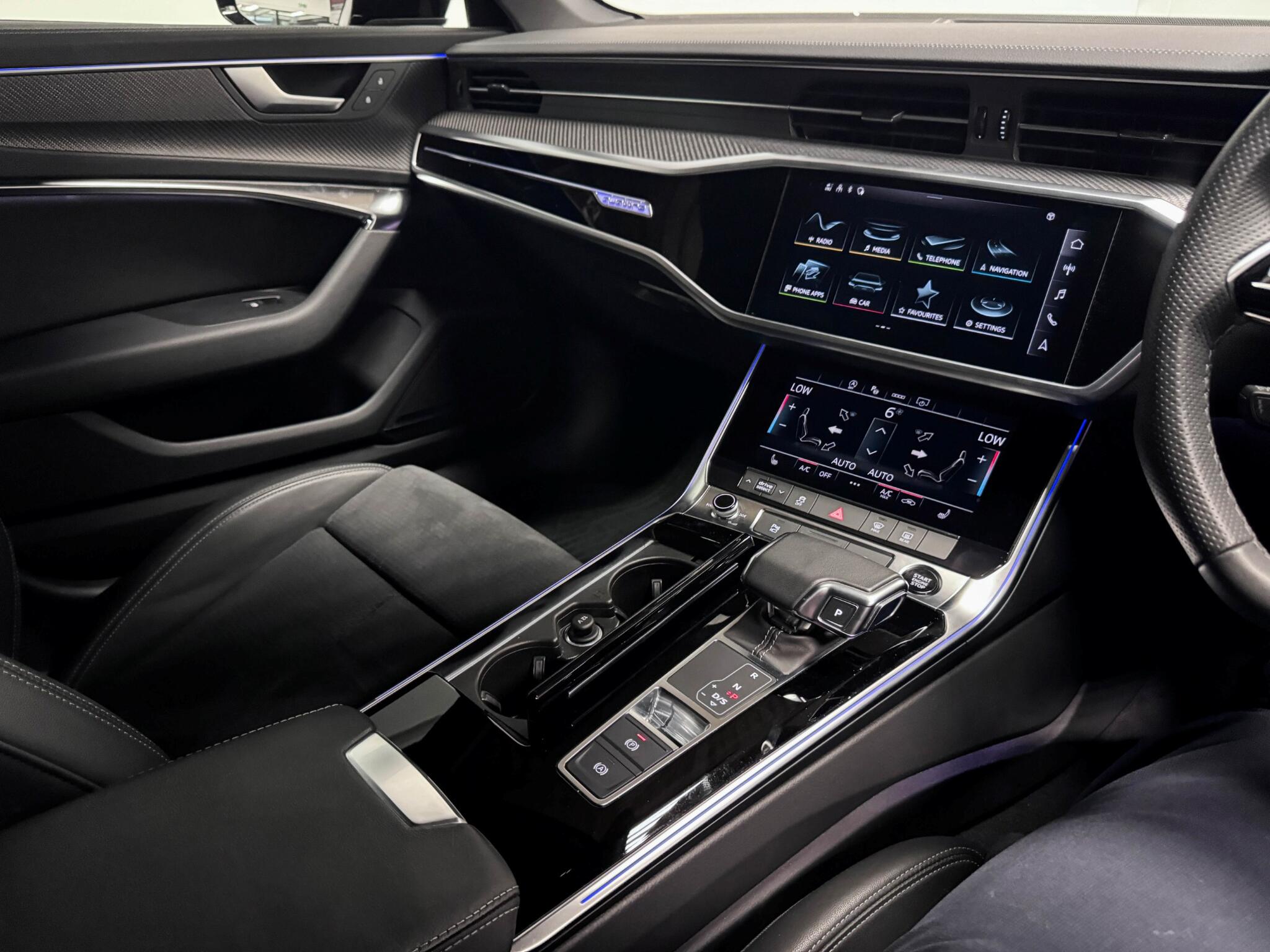 Audi A6 view 35
