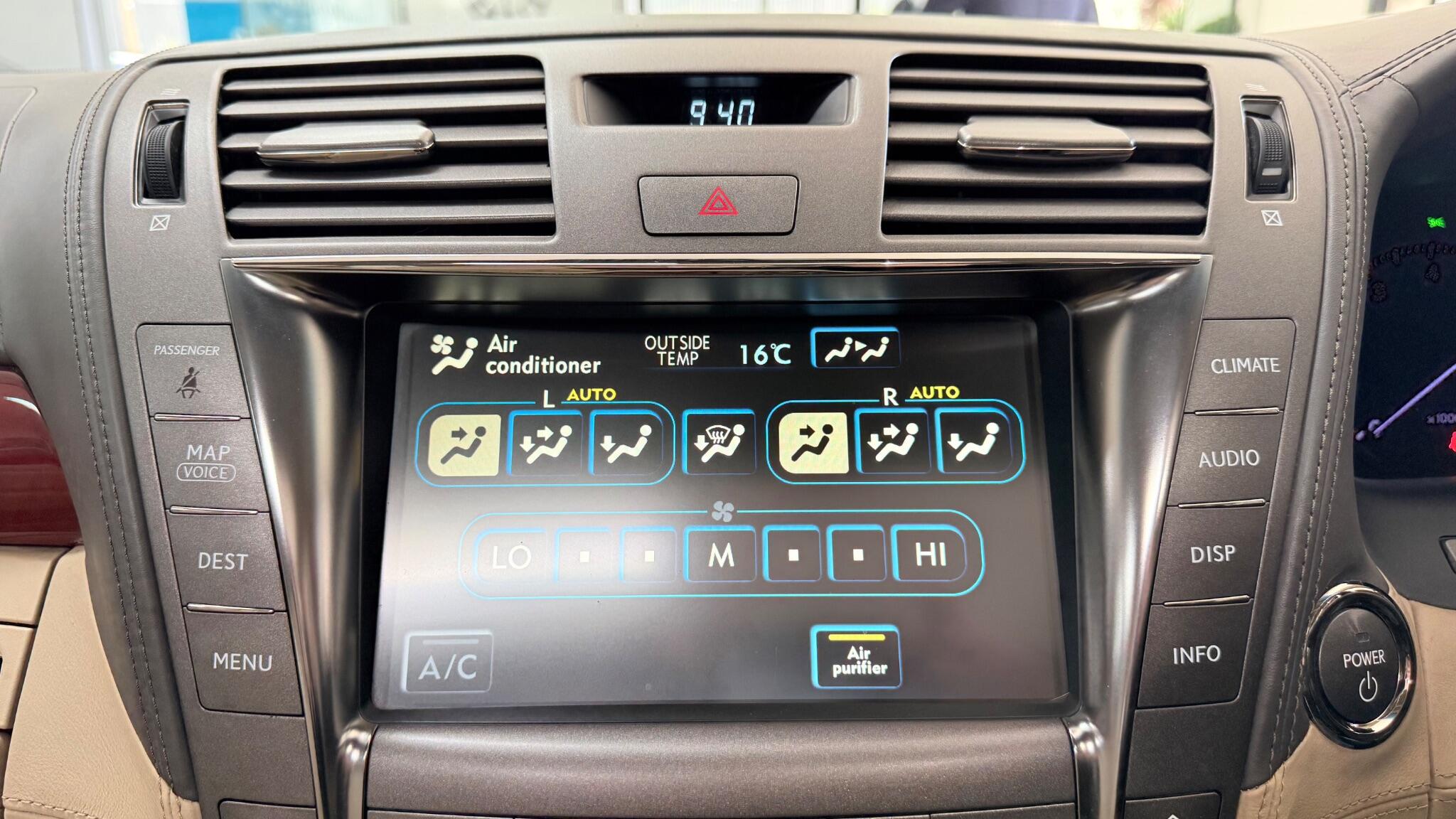 Lexus LS view 17