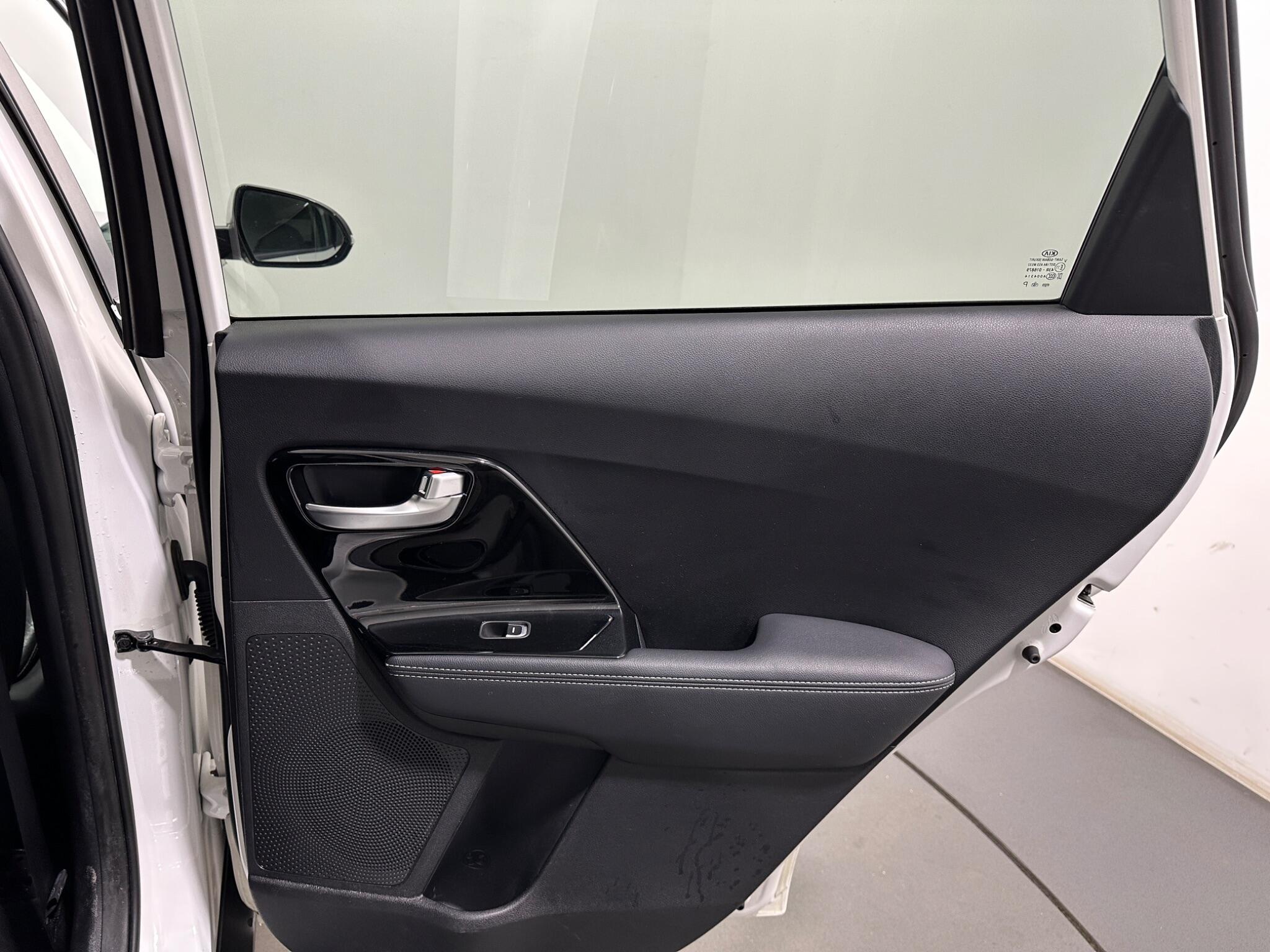 Kia Niro view 43