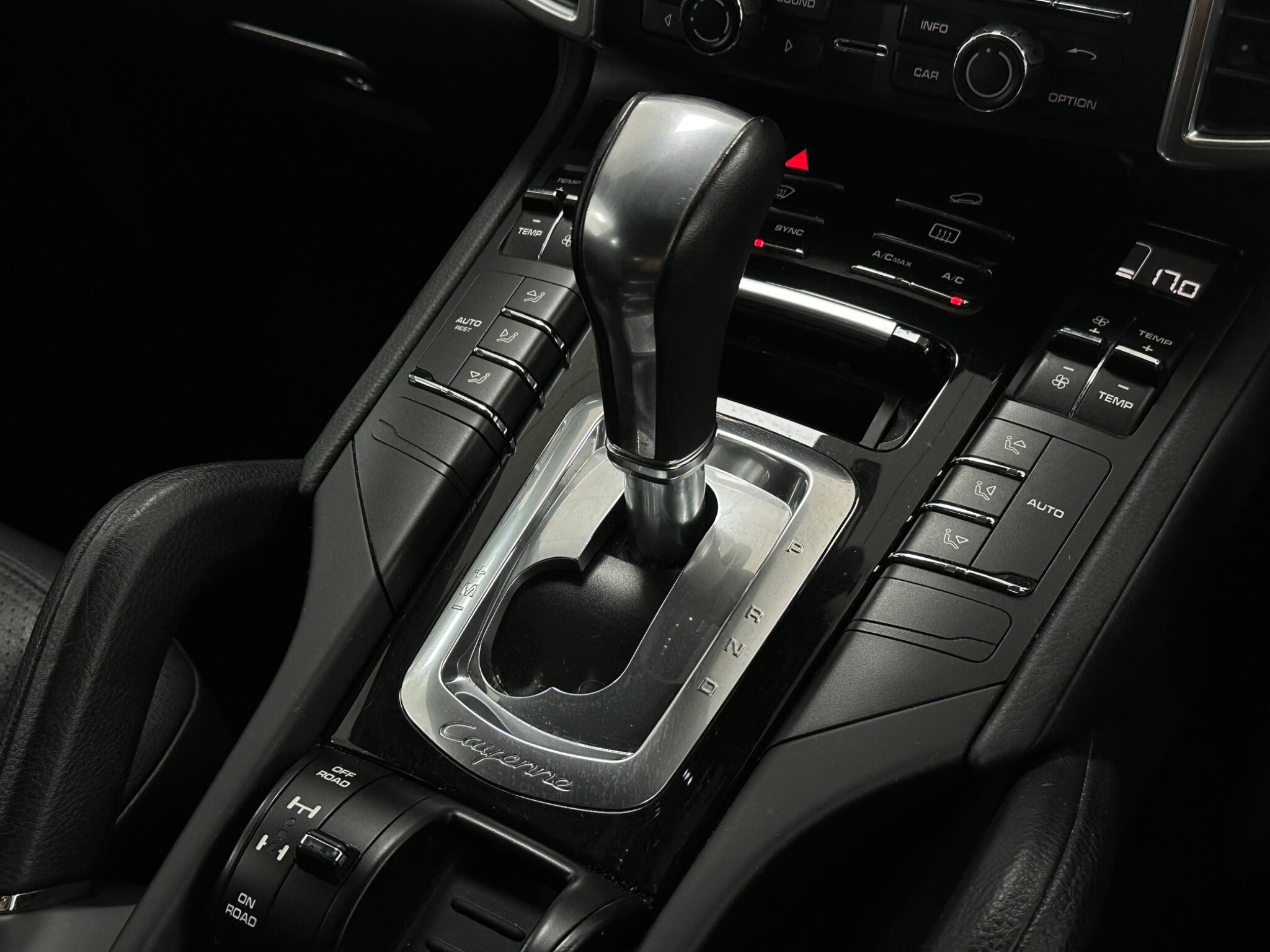 Porsche Cayenne view 24