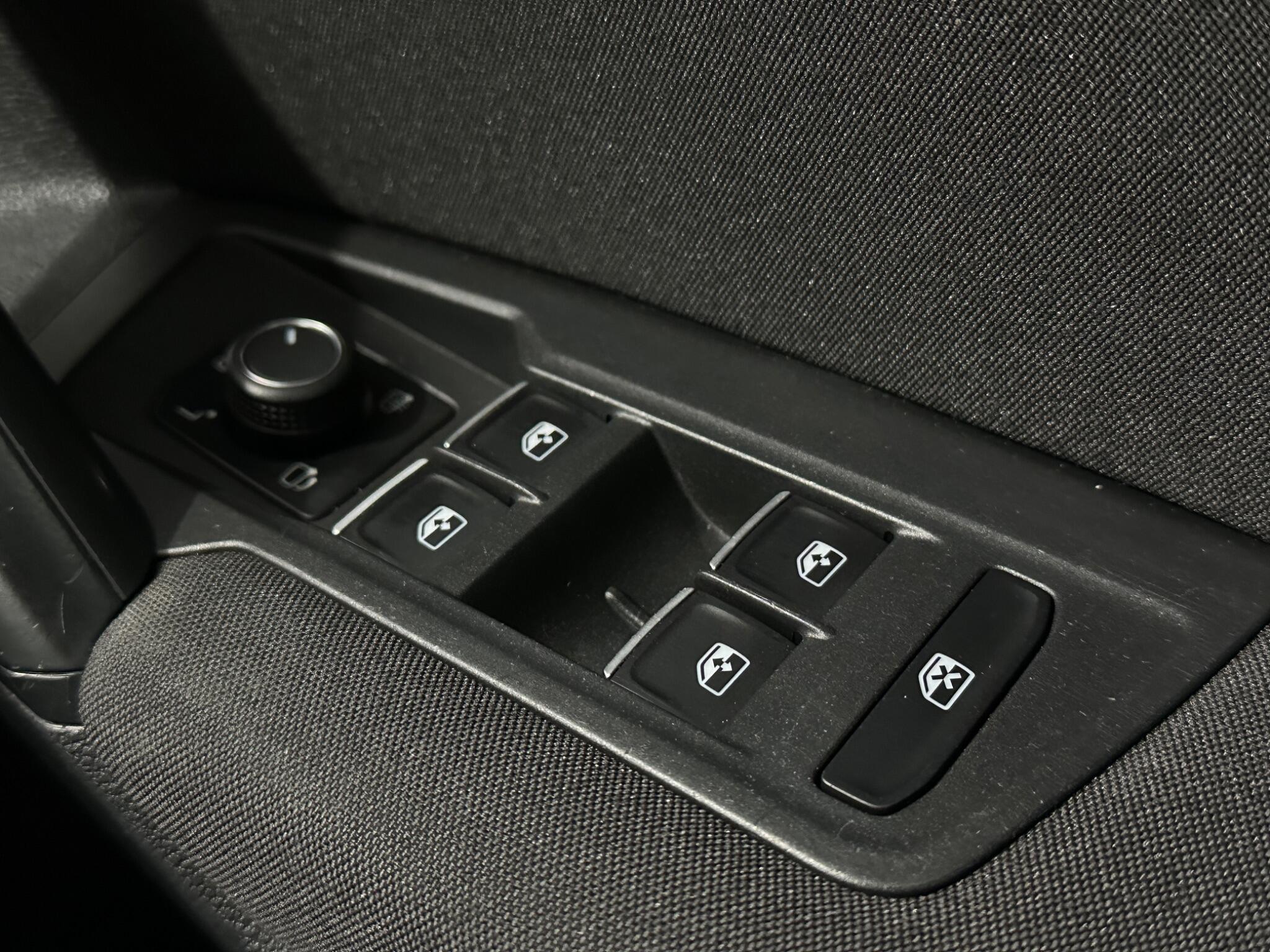 Volkswagen Tiguan view 19