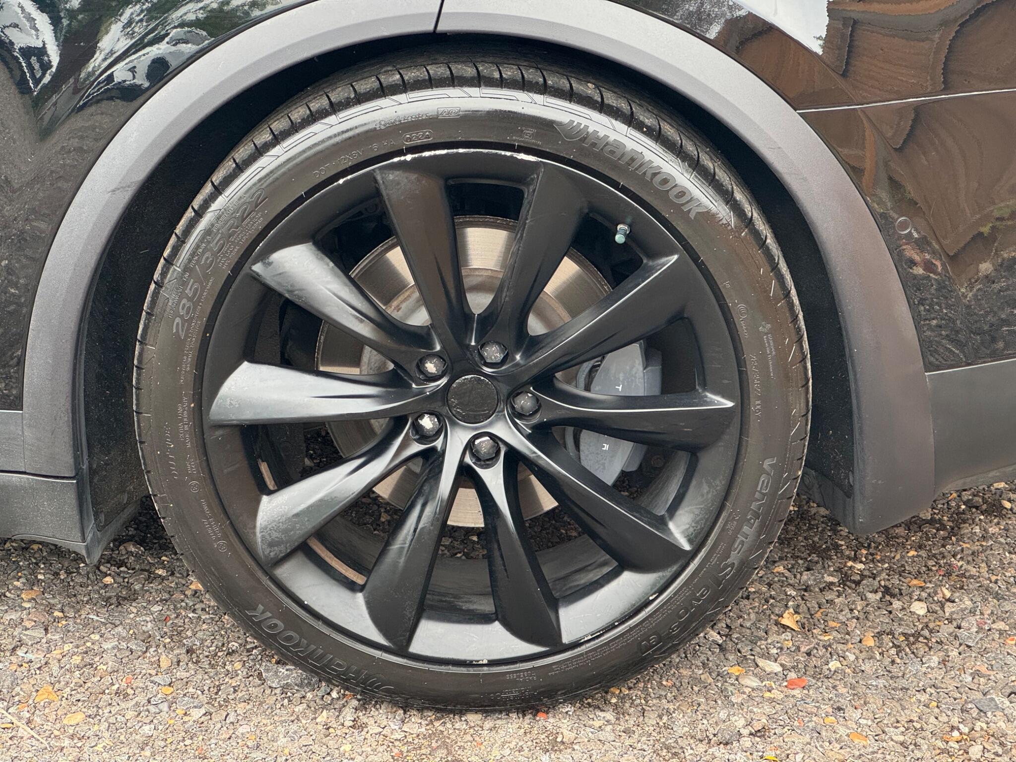 Tesla Model X view 35