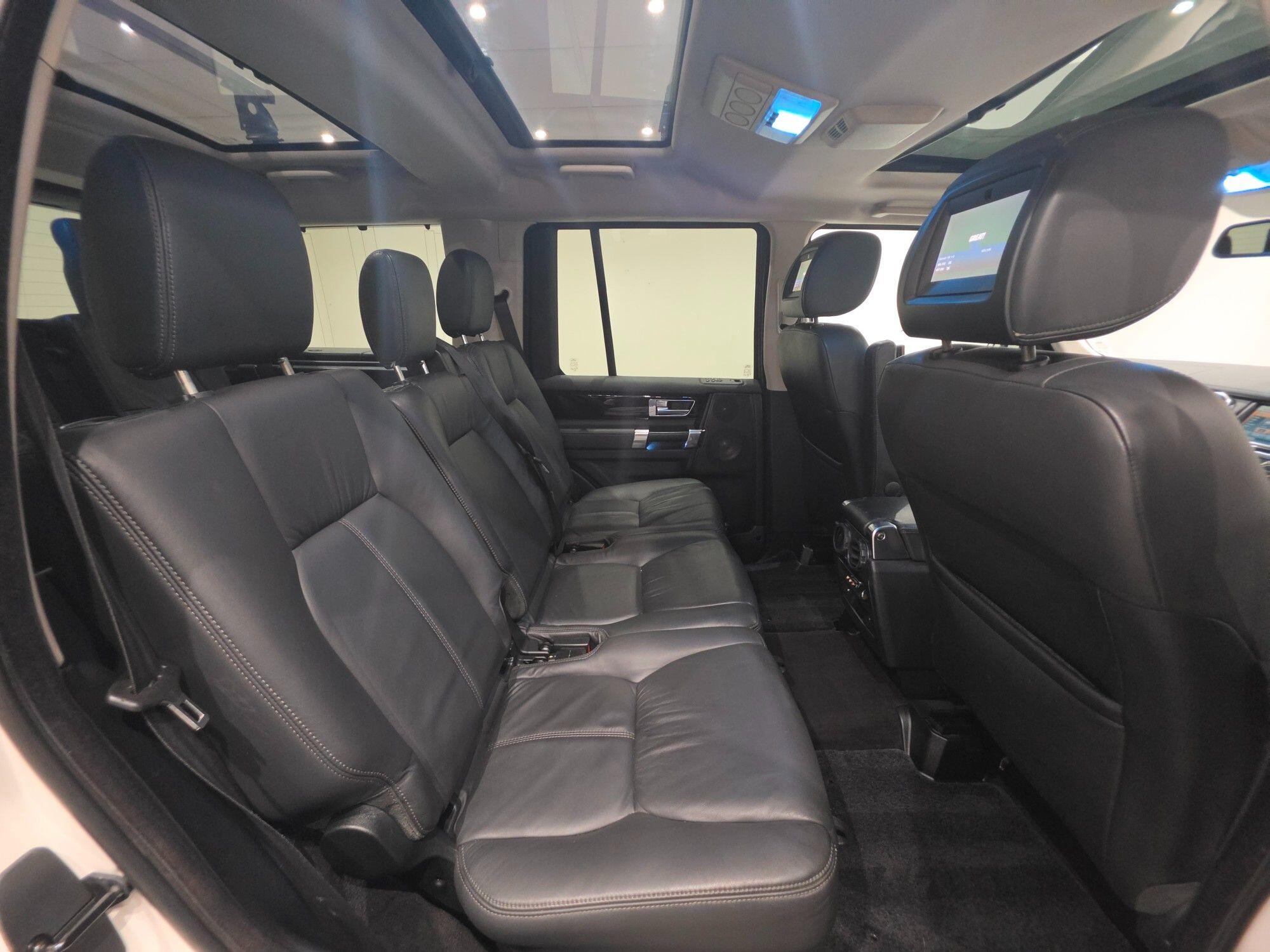 Land Rover Discovery view 19