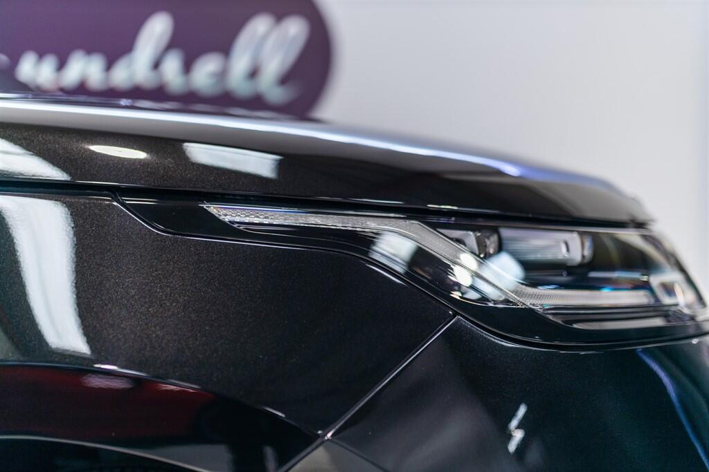 Land Rover Range Rover Velar view 18