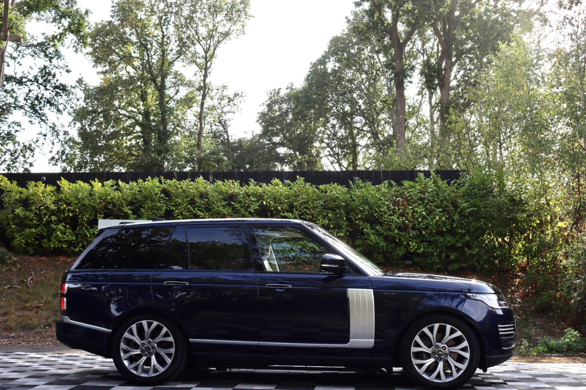 Land Rover Range Rover view 26
