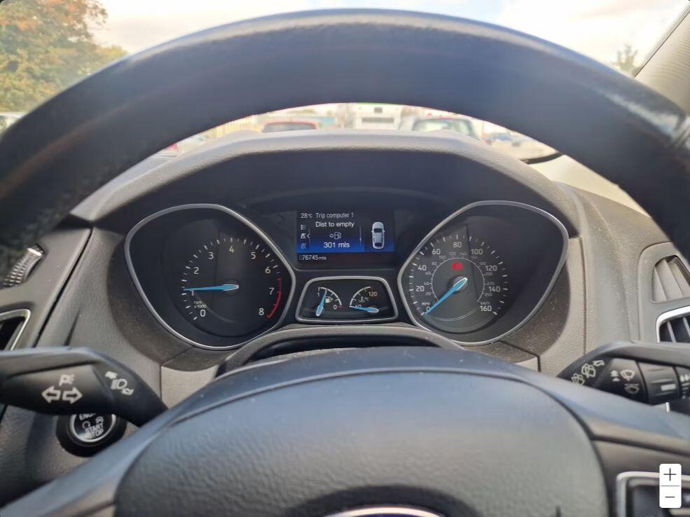 Ford Focus view 9