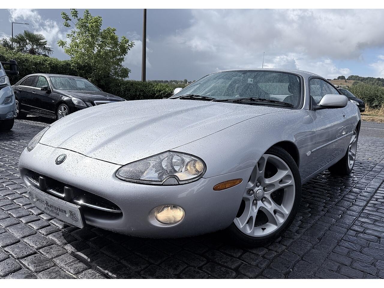Jaguar XK8 view 12