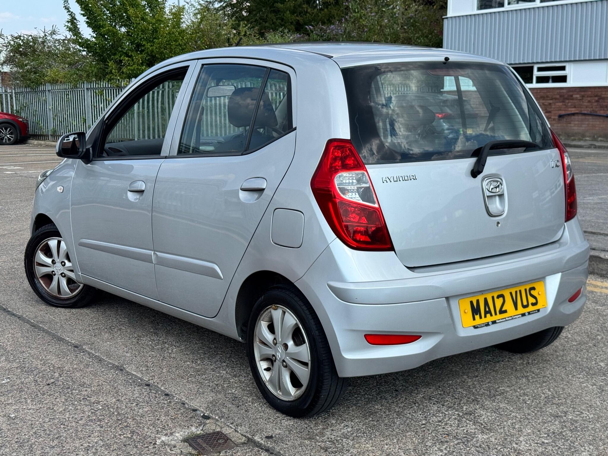 Hyundai I10 view 4