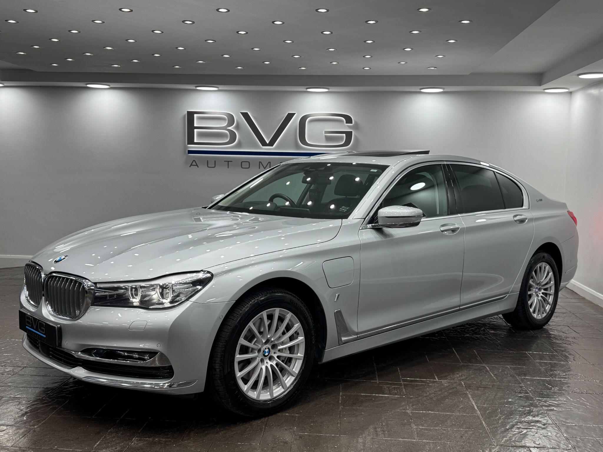 BMW 7 Series view 5