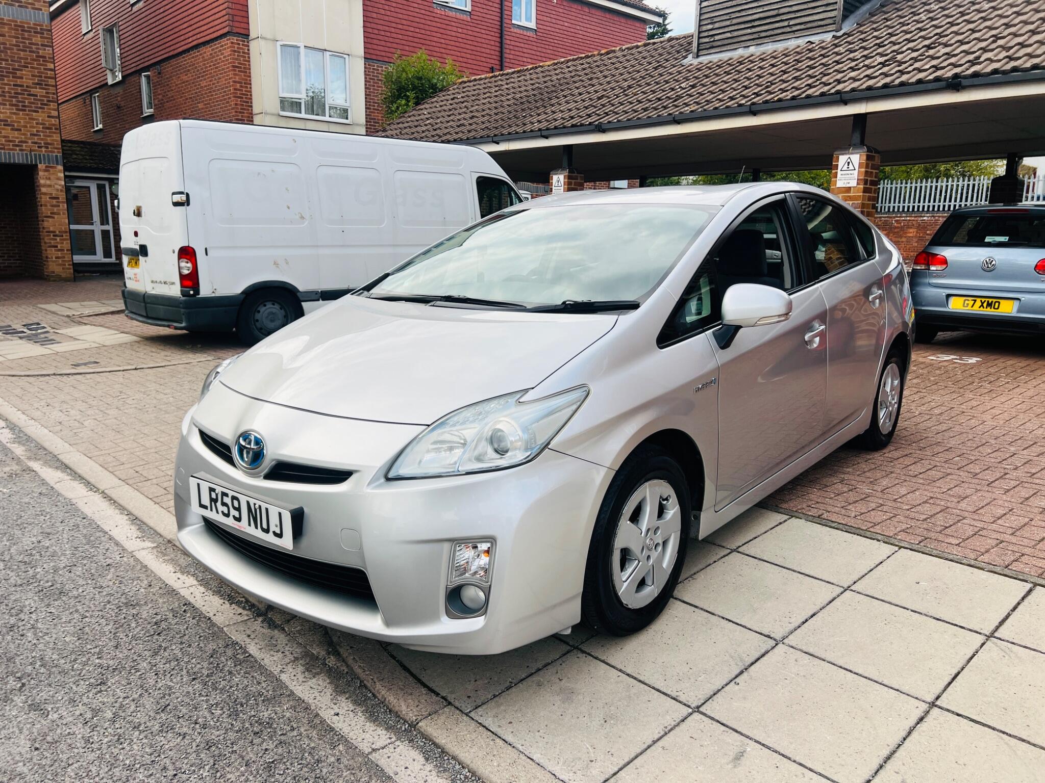 Toyota Prius view 14