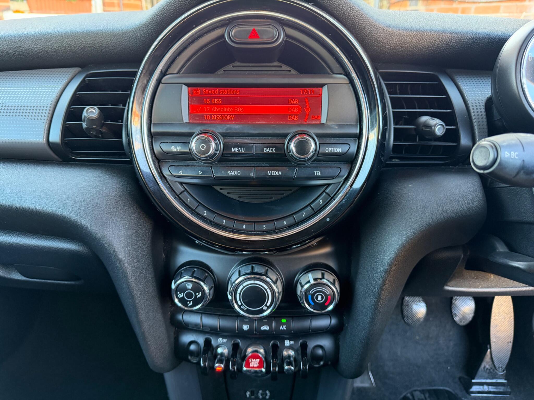 Mini Cooper view 10