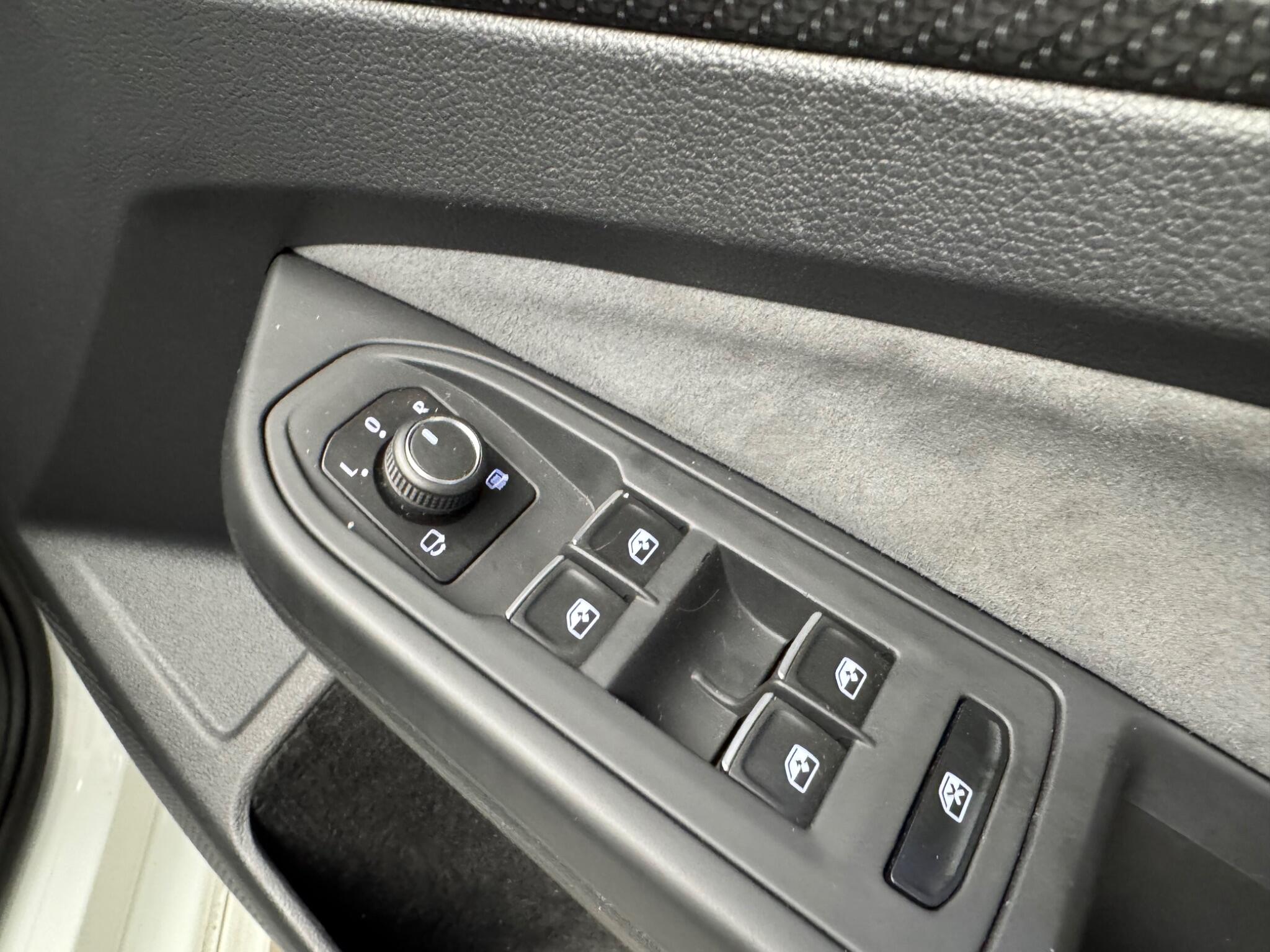 Volkswagen Golf view 10