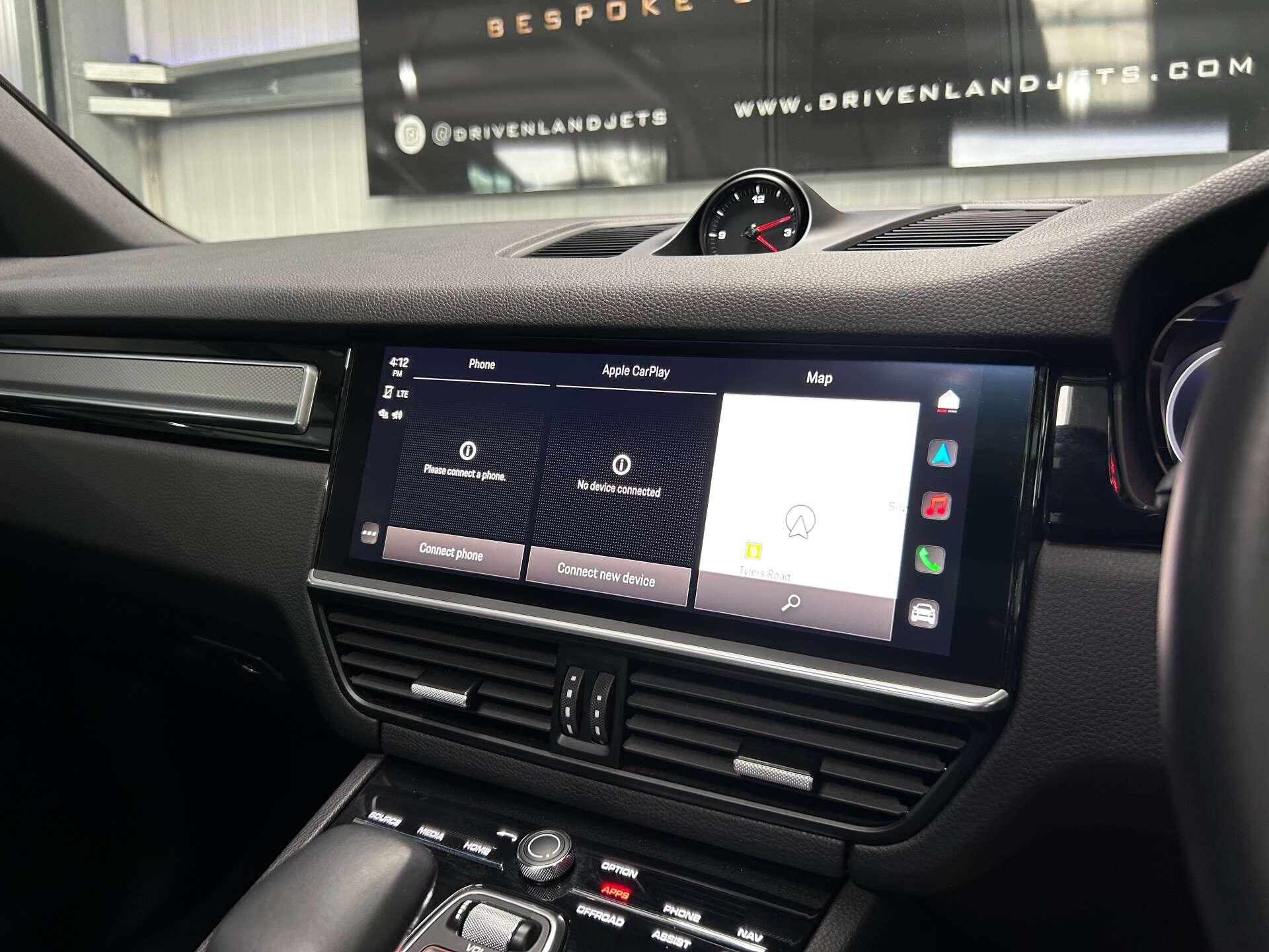 Porsche Cayenne view 23